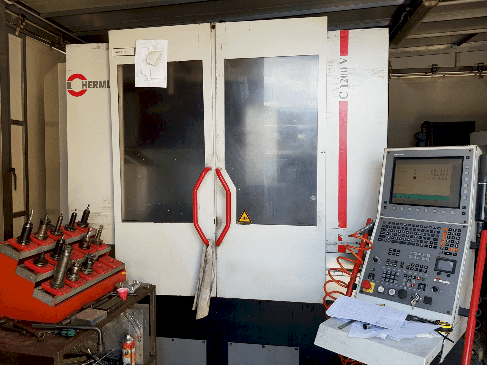 Front view of HERMLE C 1200 V machine