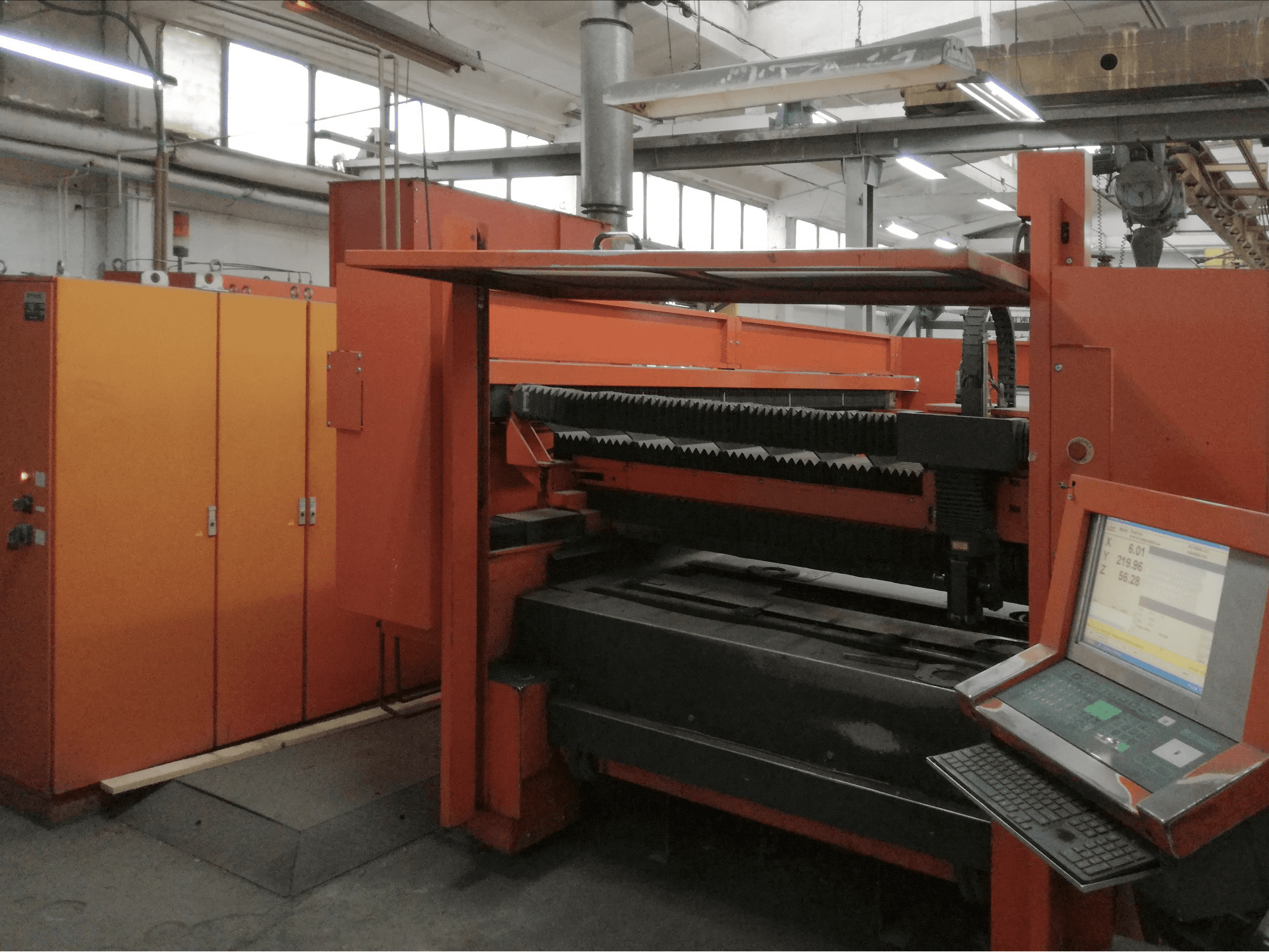 Right view of Bystronic BySprint 3015 Machine