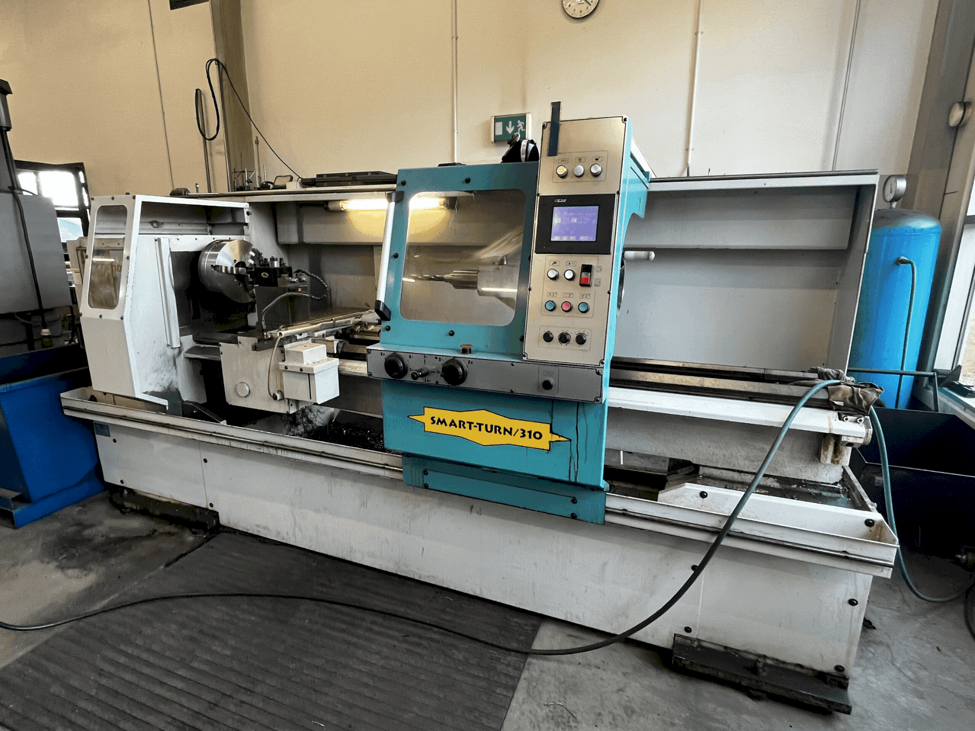 Front view of Pinacho Smart Turn 310 / 2000 machine