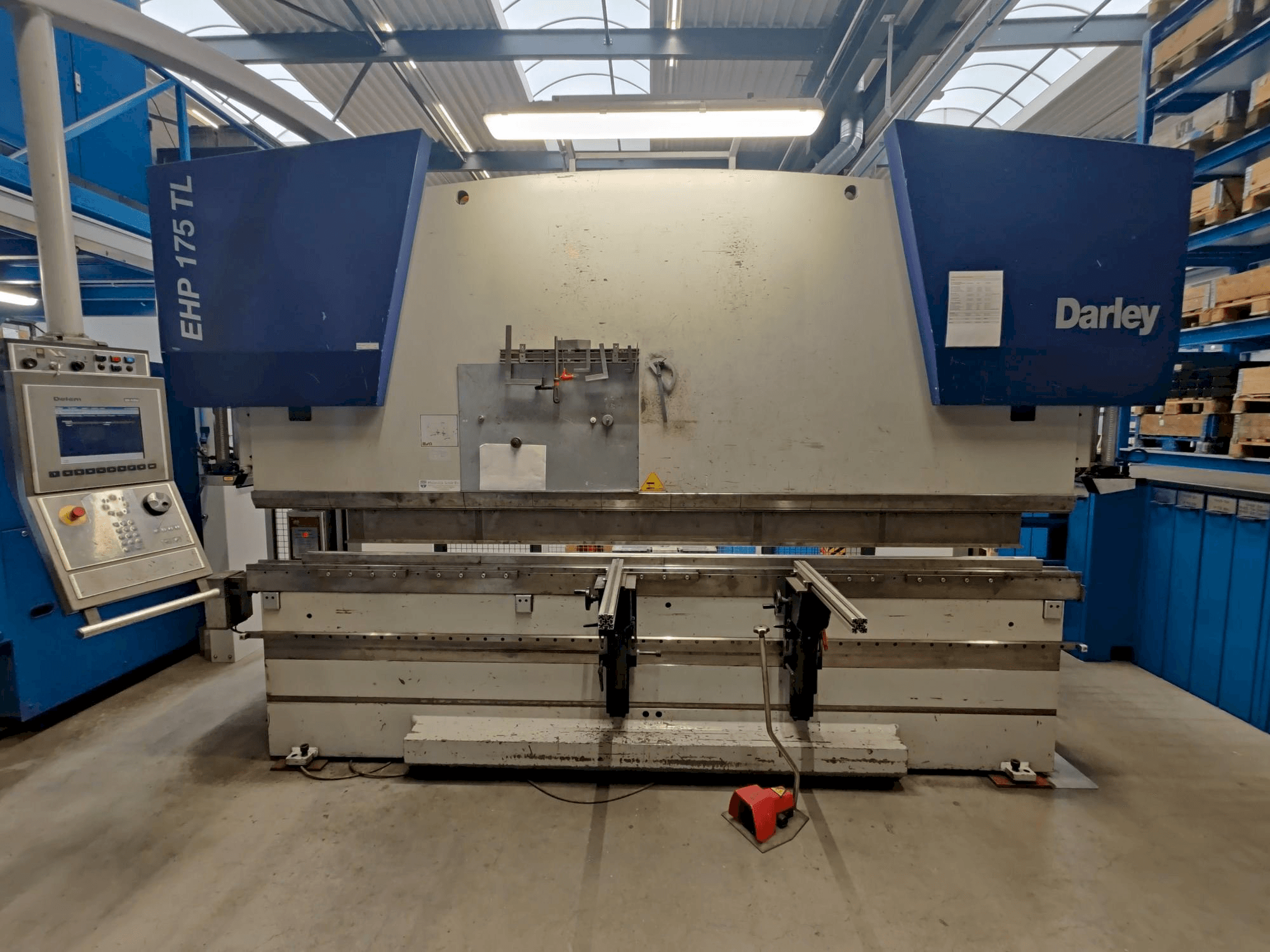 Front view of Darley EHP-LS 175.36/31 T machine