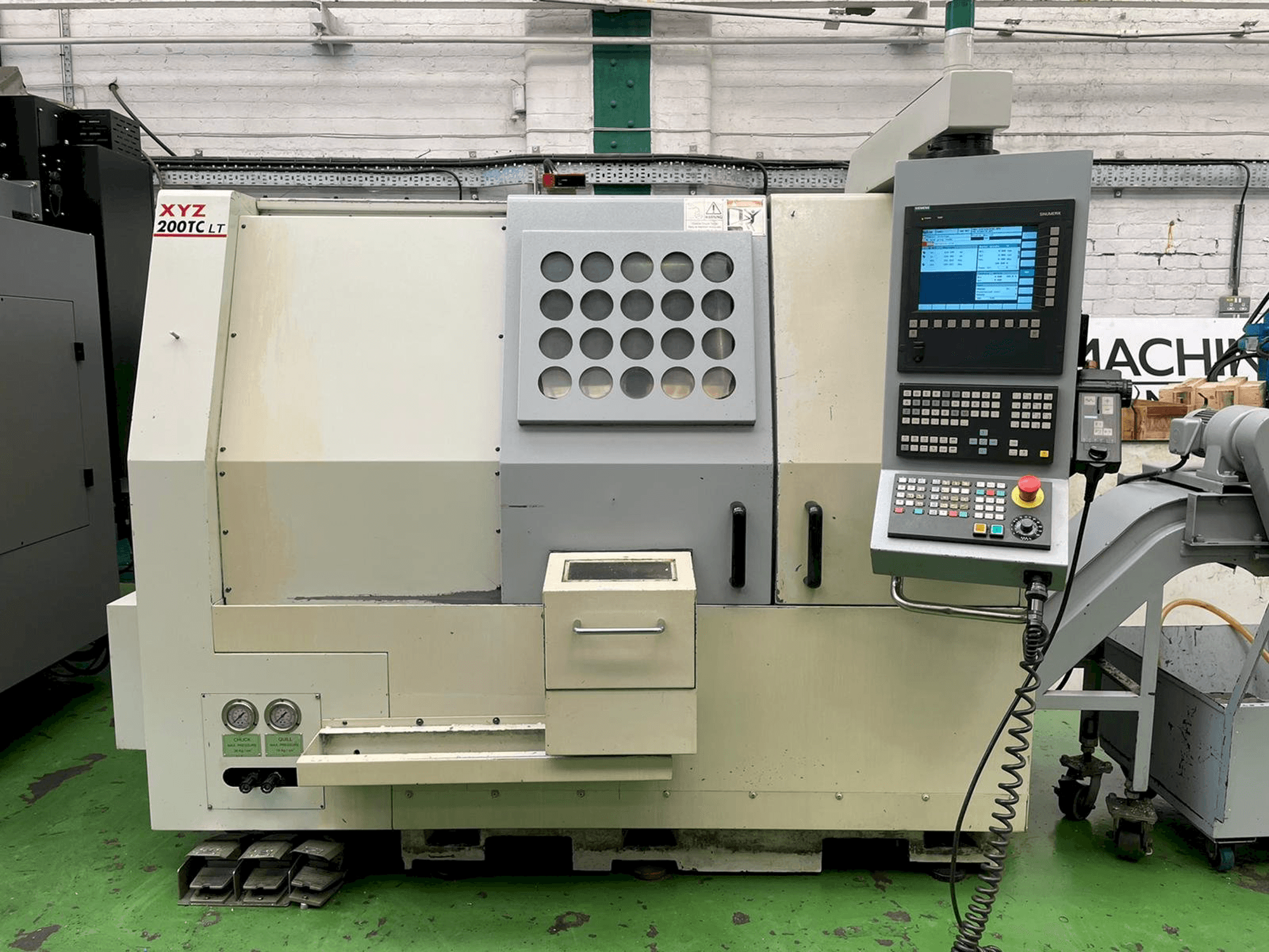 Front view of XYZ 200TC LT machine