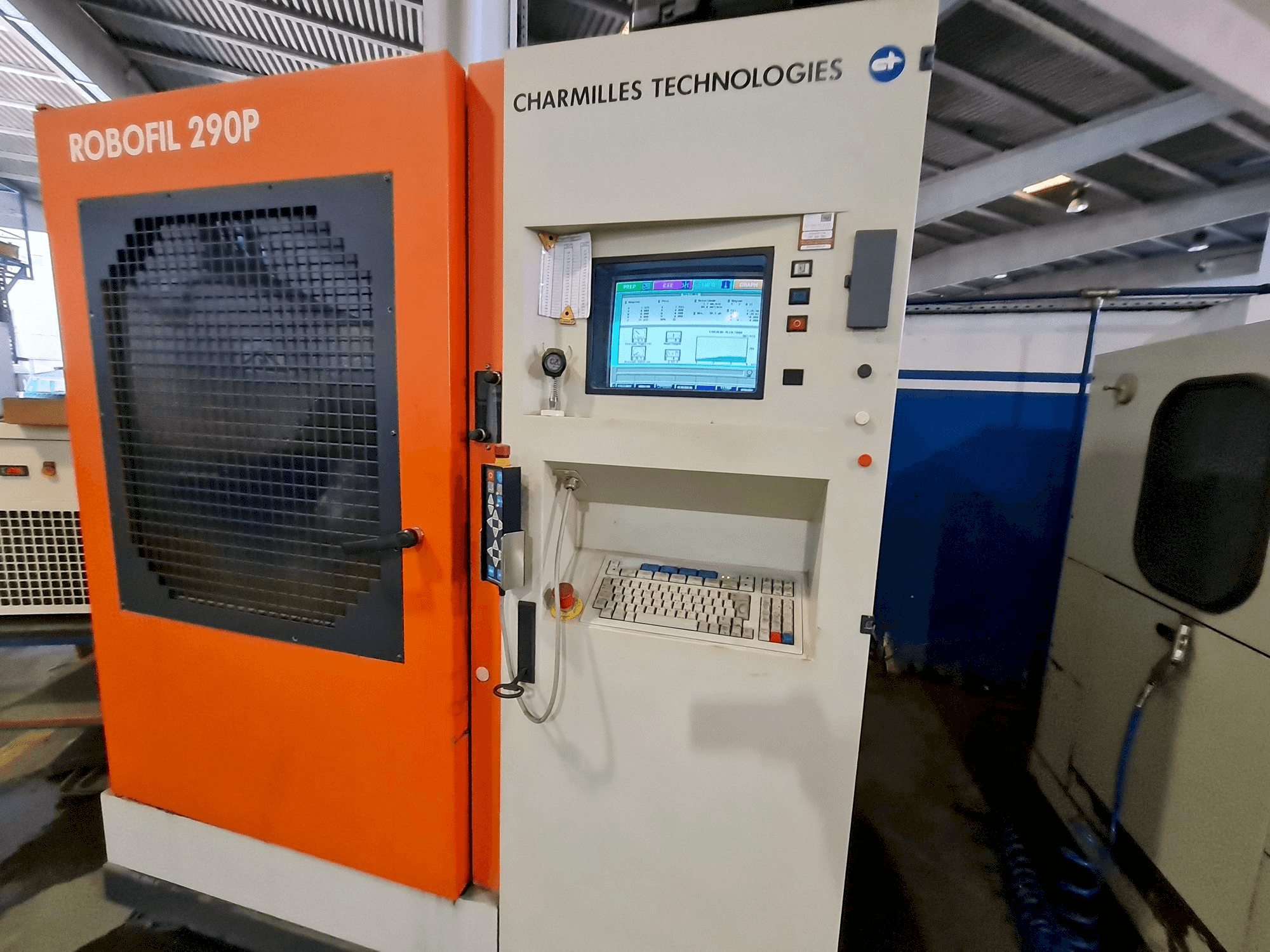 Front view of CHARMILLES 290P machine