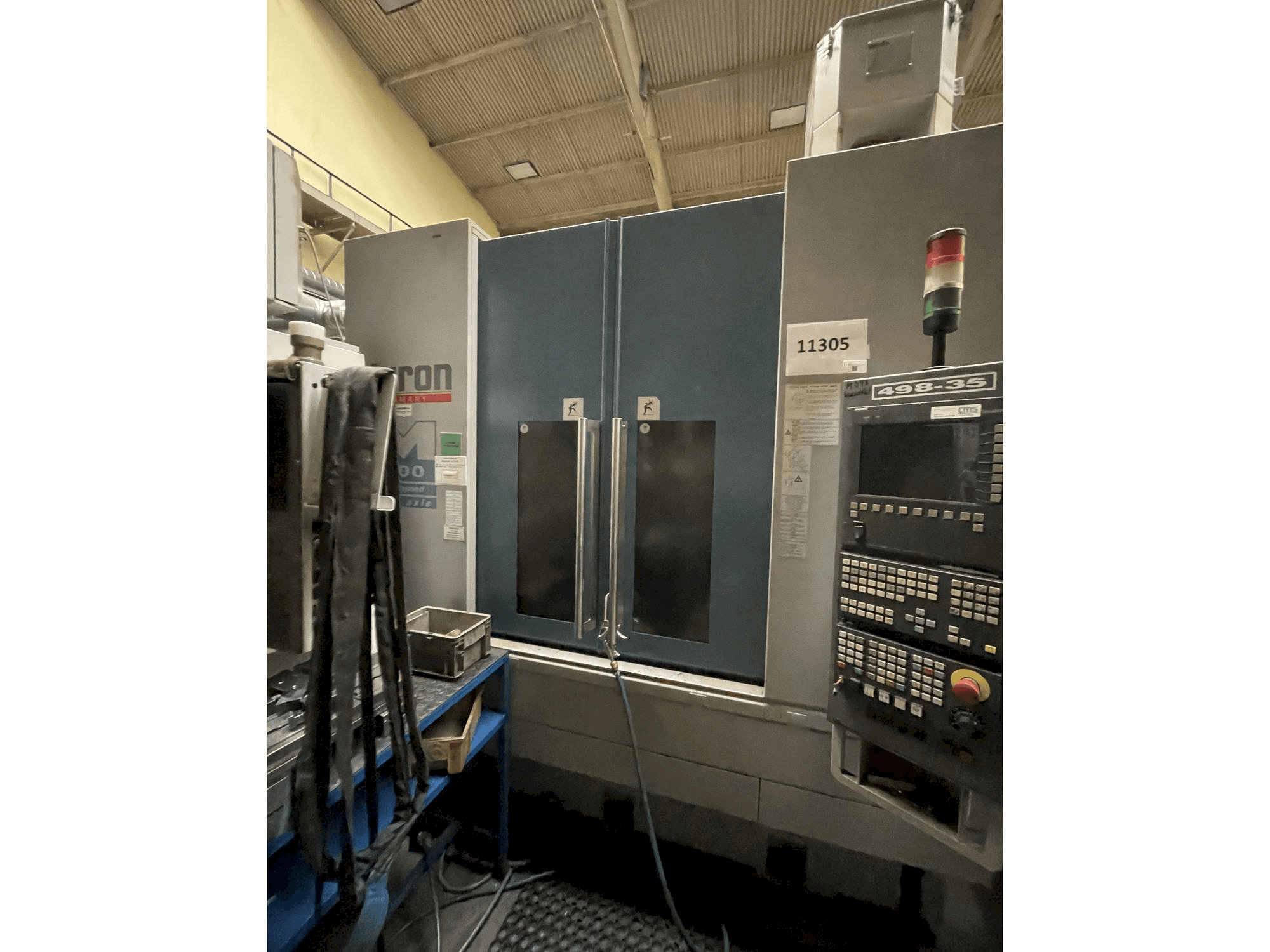Front view of CHIRON MILL FA 800 machine