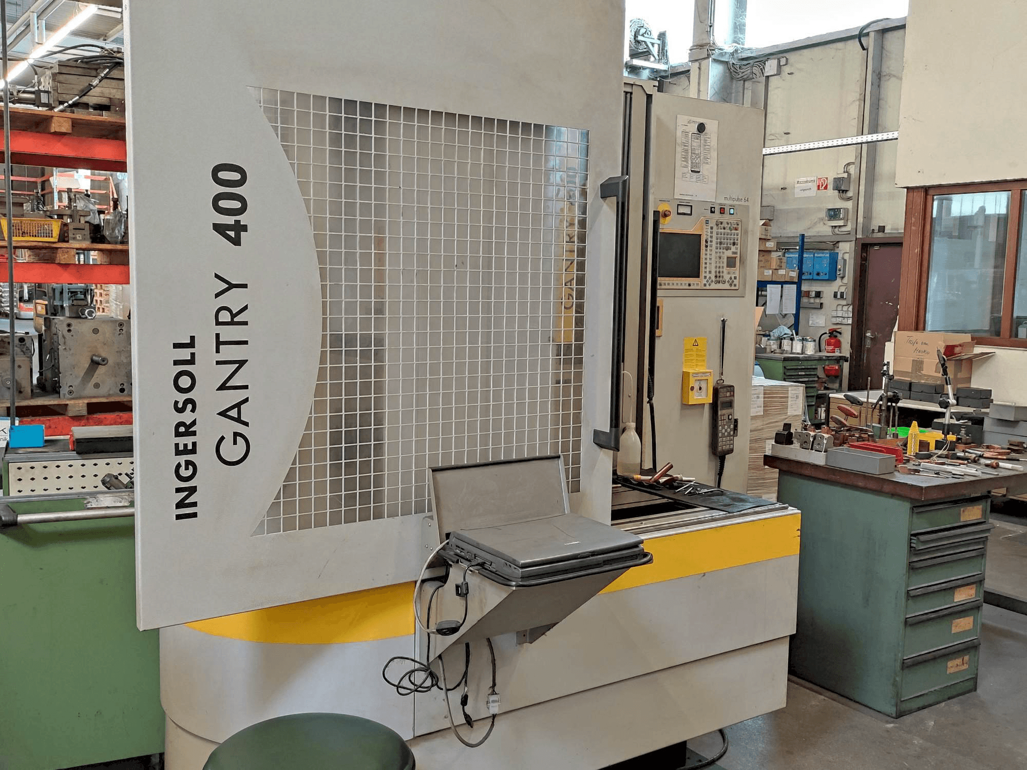 Front view of INGERSOLL GANTRY 400 machine
