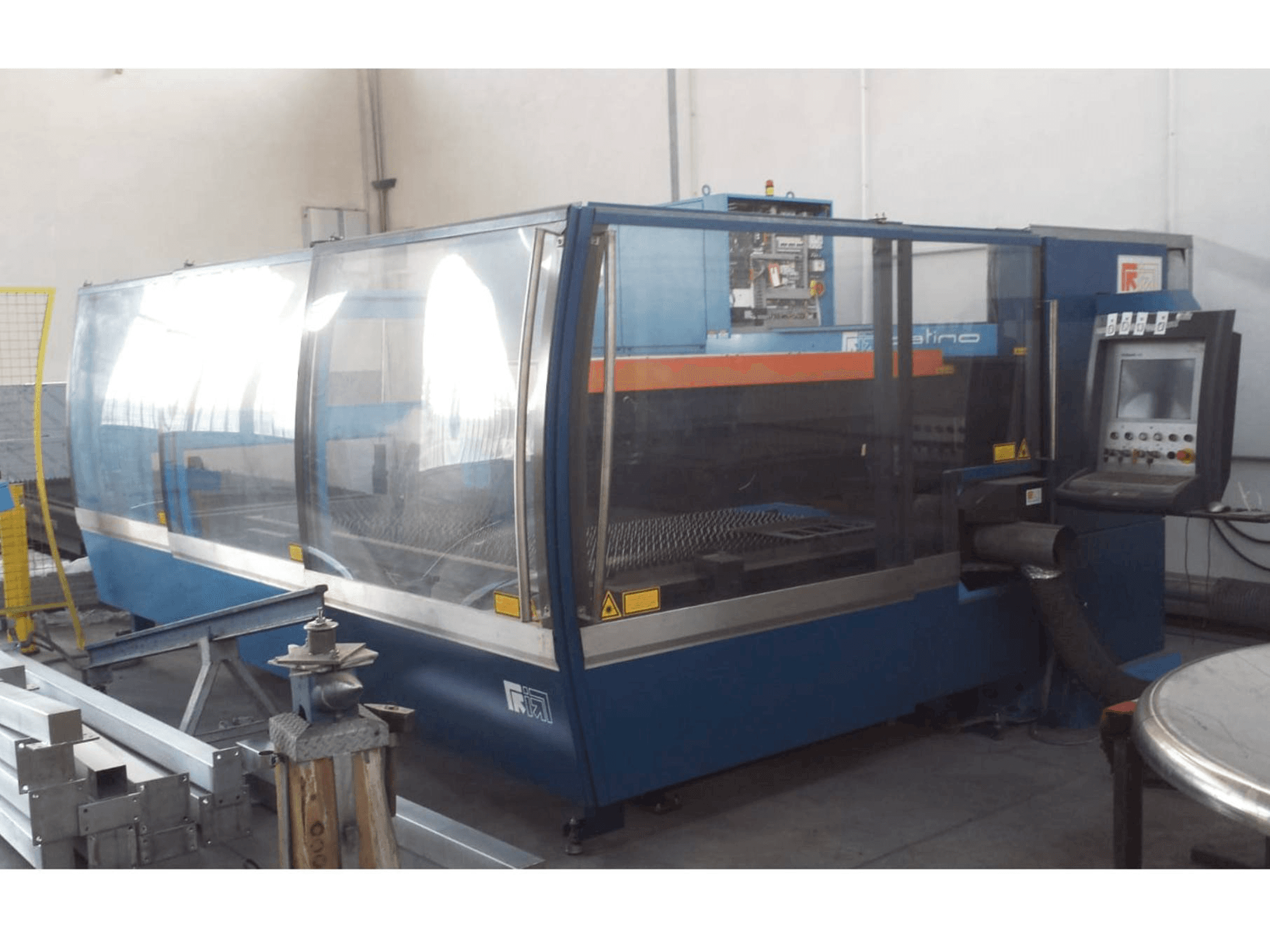 Front view of Prima Industrie Platino 1530 machine