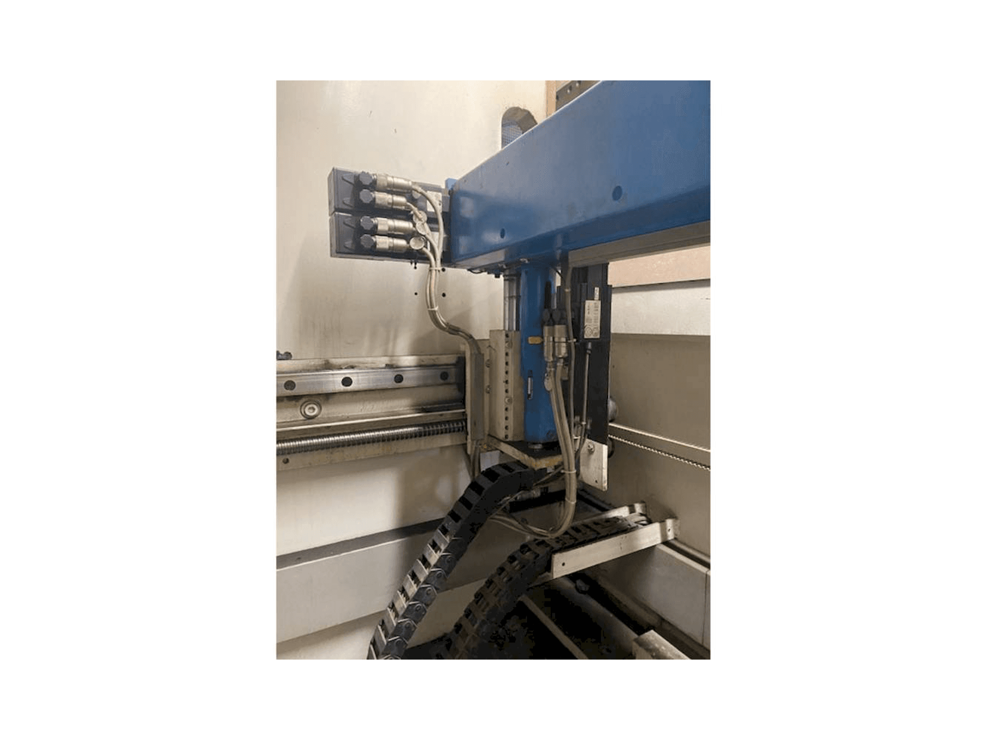 Front view of EHT VarioPress 225-30 machine