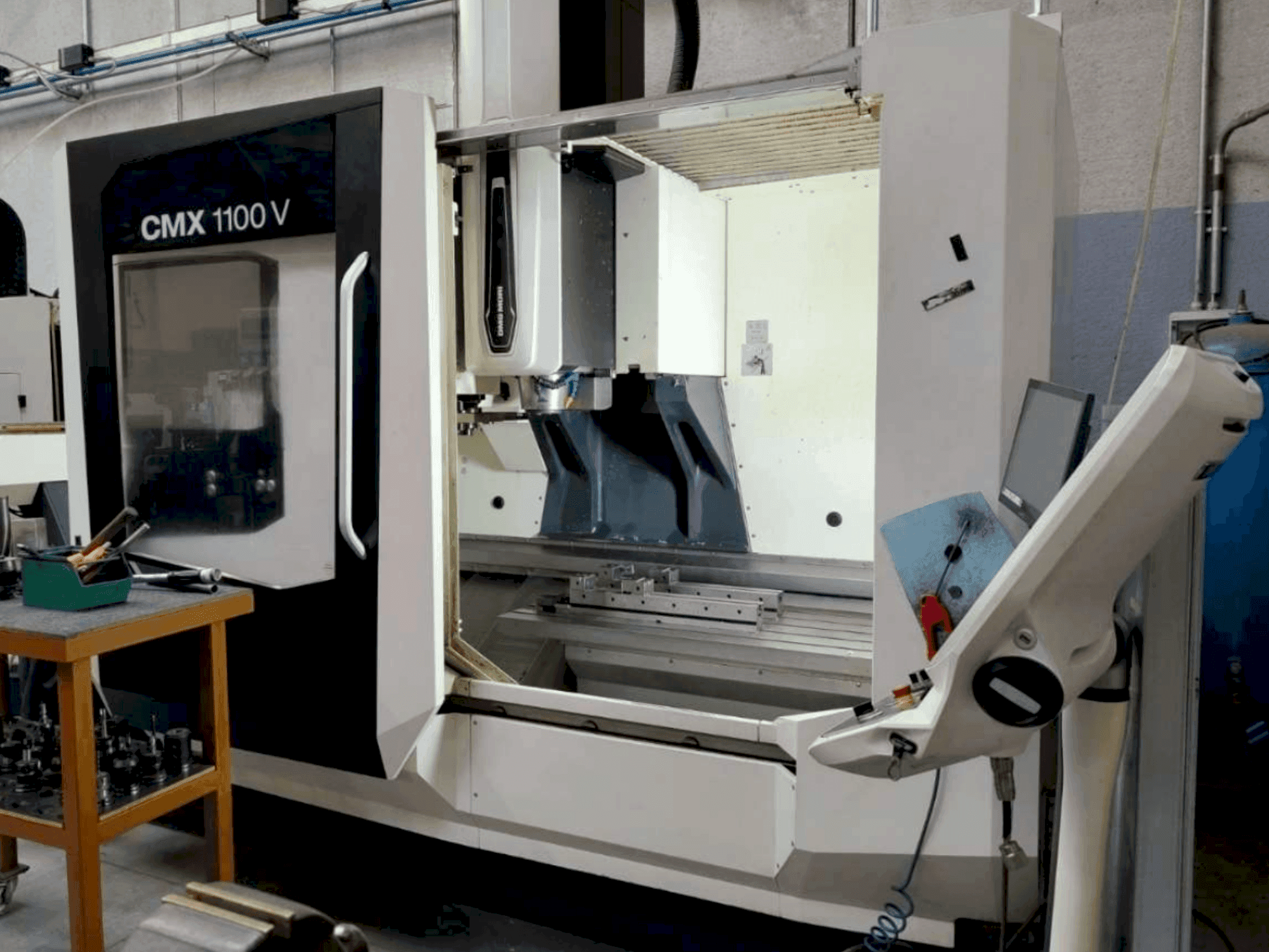 Front view of DMG MORI CMX 1100V machine