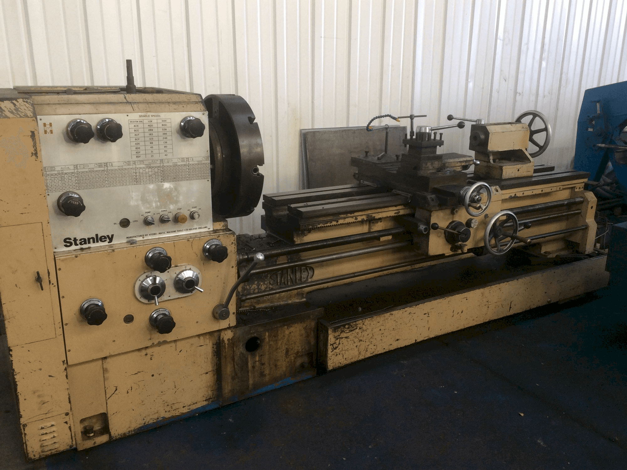 Front view of STANLEY HS 7 machine