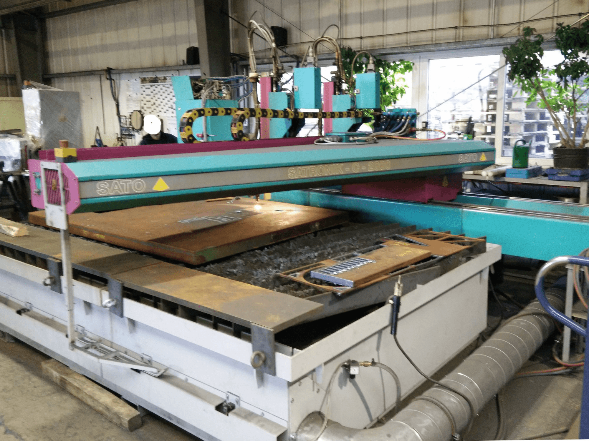 Left view of SATO SATRONIK C-2000 Machine