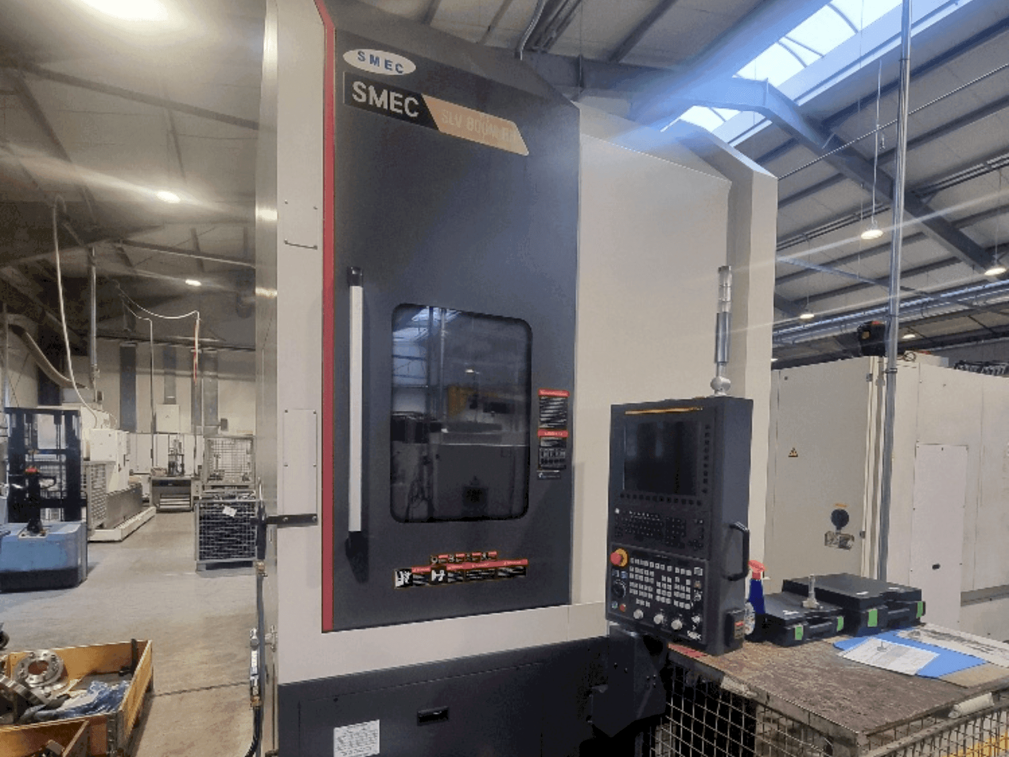 Front view of SMEC SLV800MR machine