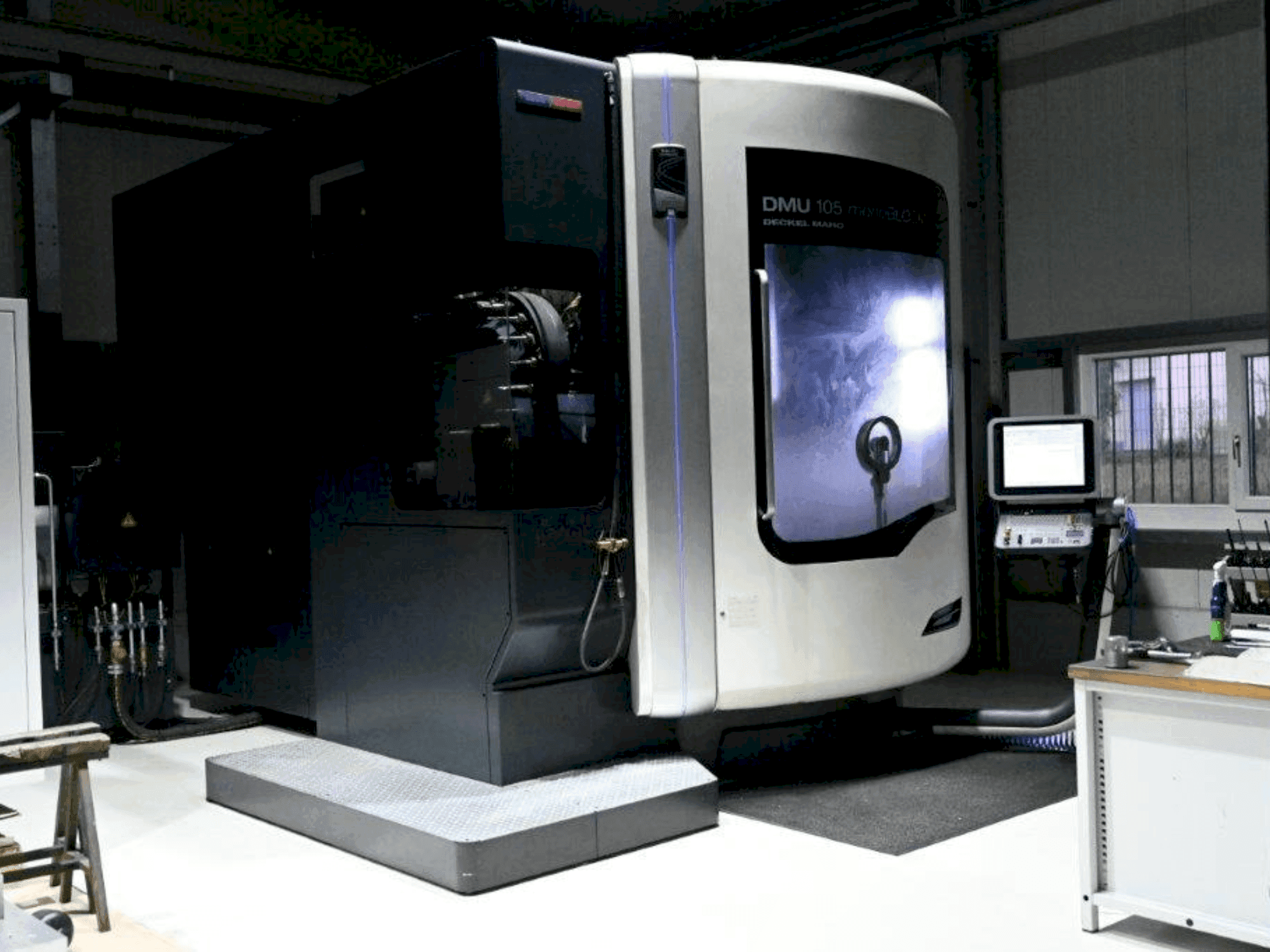 Front view of DMG DMU 105 MonoBlock machine