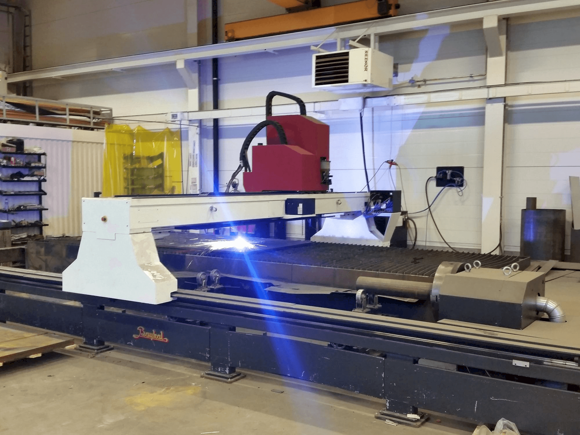 Front view of Baykal BPL-H 2006 HPR 260XD machine