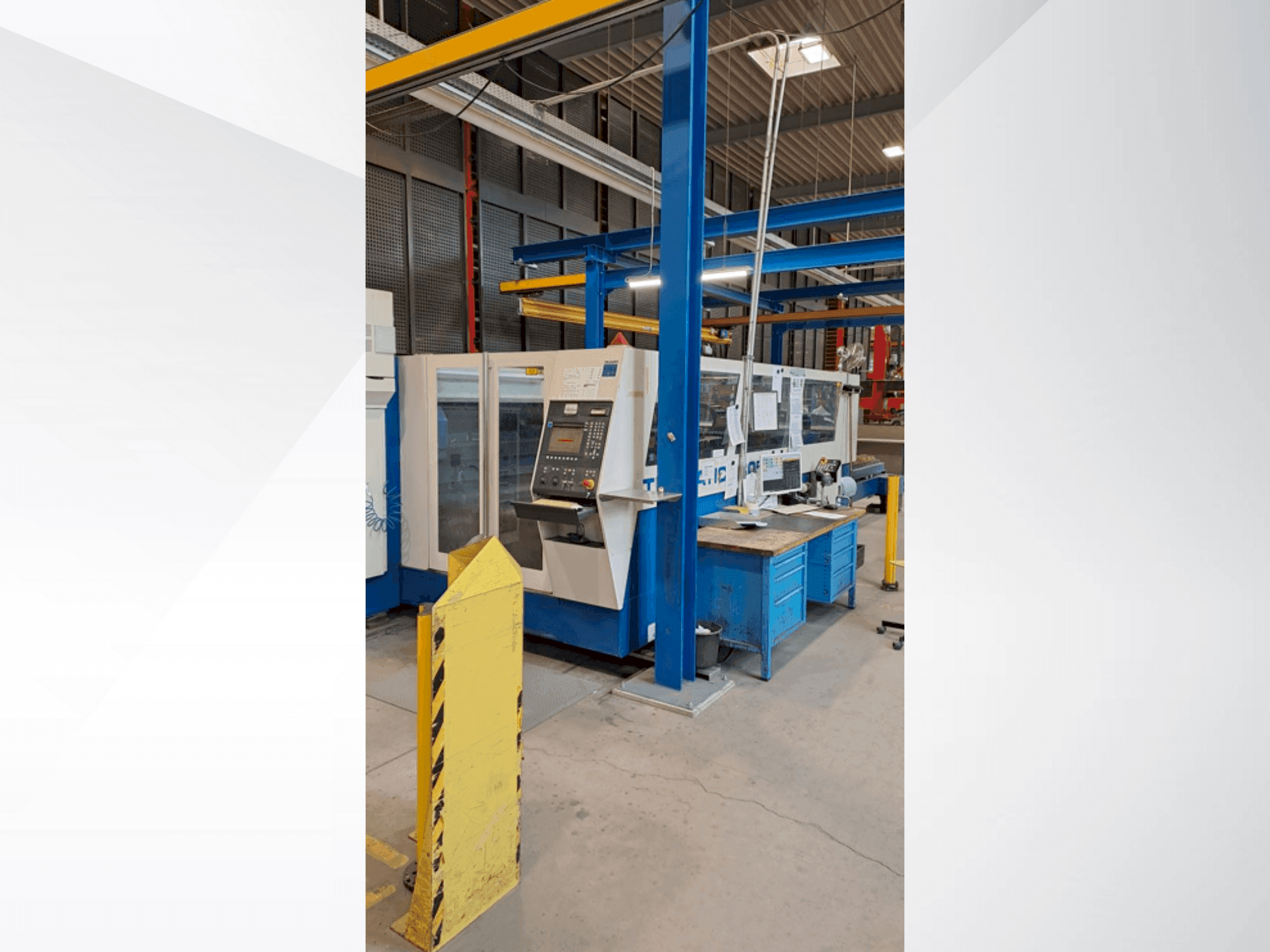 Front view of TRUMPF Trumatic L3050 machine