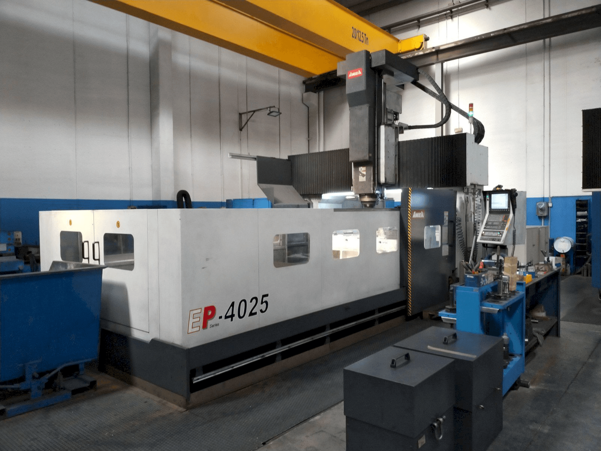 Front view of AWEA EP-4025 machine