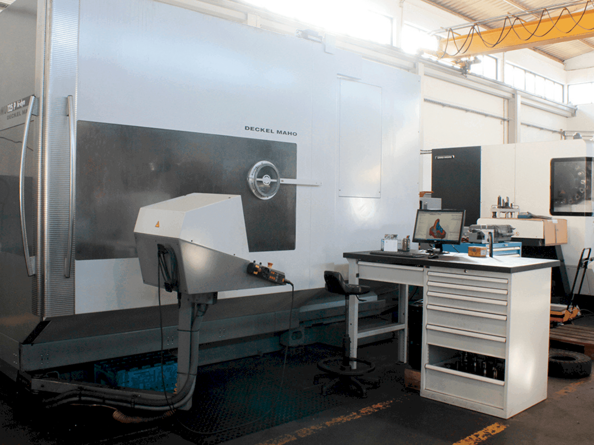 Front view of DECKEL MAHO 125P Hy-Din machine