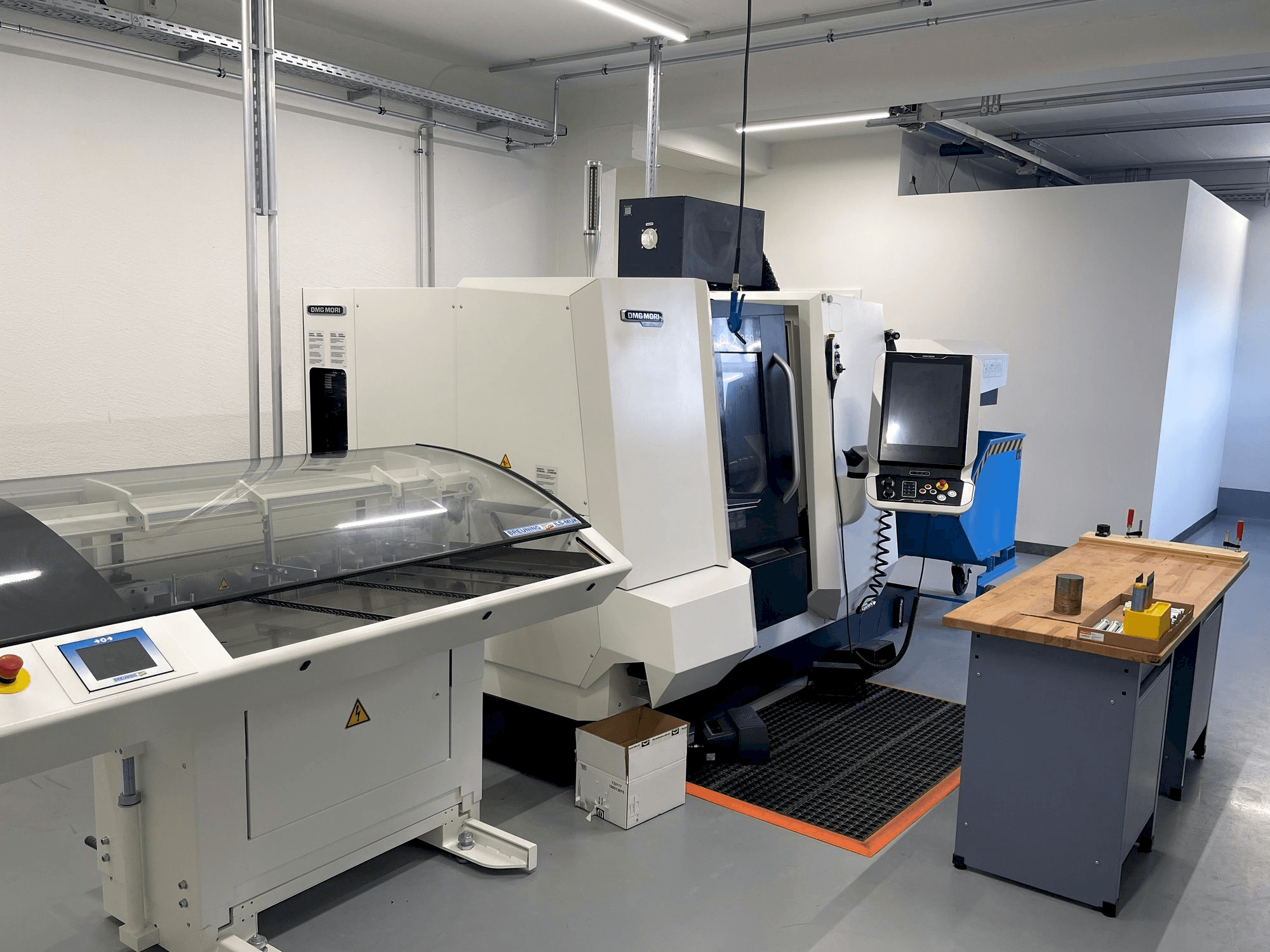 Front view of DMG Mori Seiki CLX 350 V6 machine
