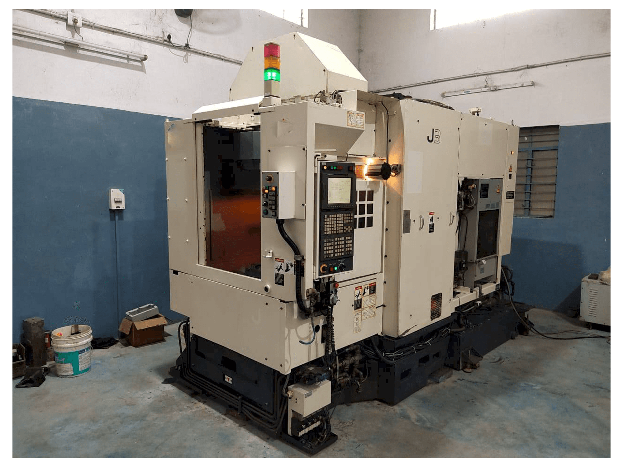 Front view of Makino J3 machine