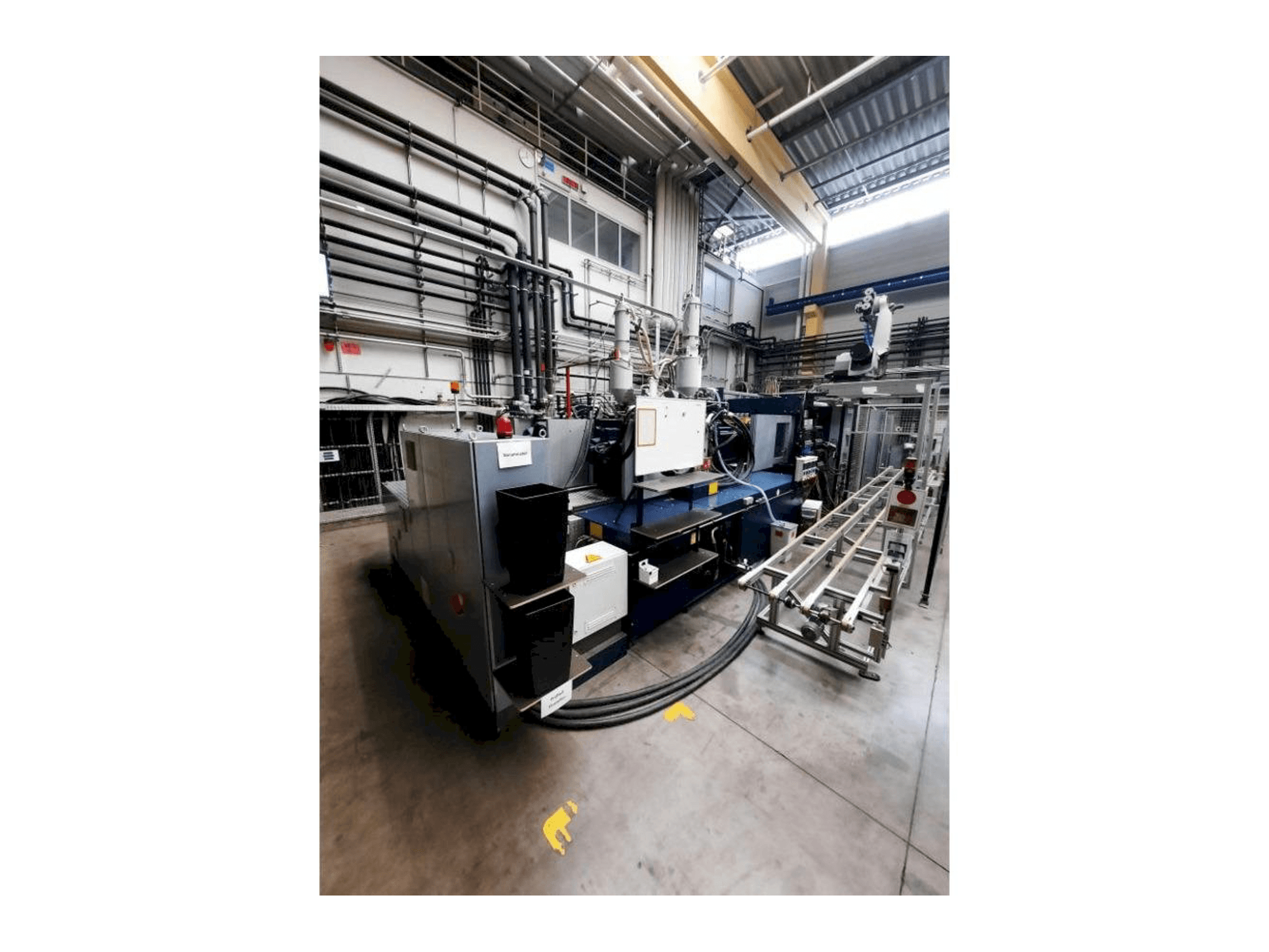 Front view of Battenfeld HM13000/9200/7700 machine