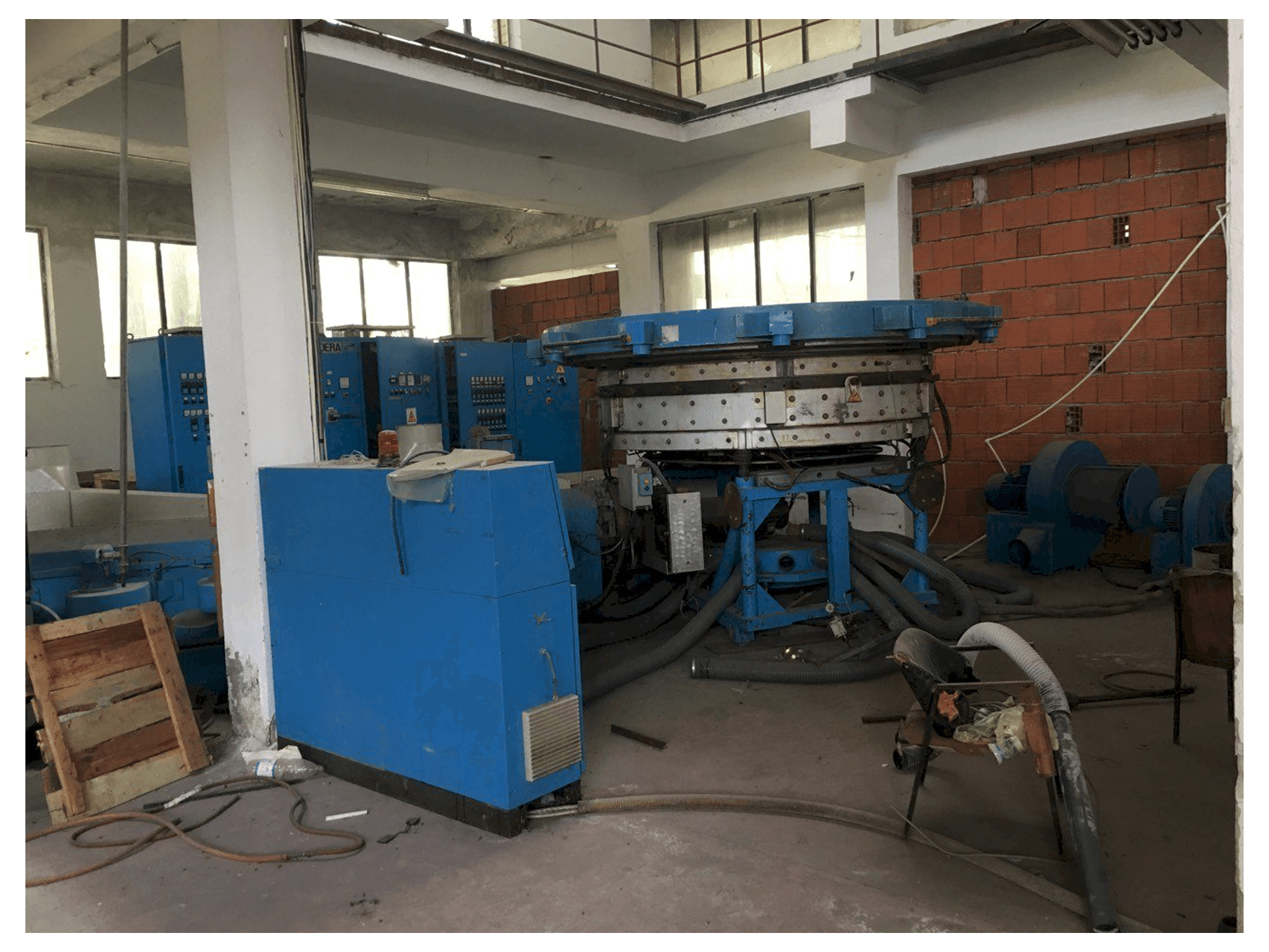 Front view of BANDERA Blow Film Extruder machine