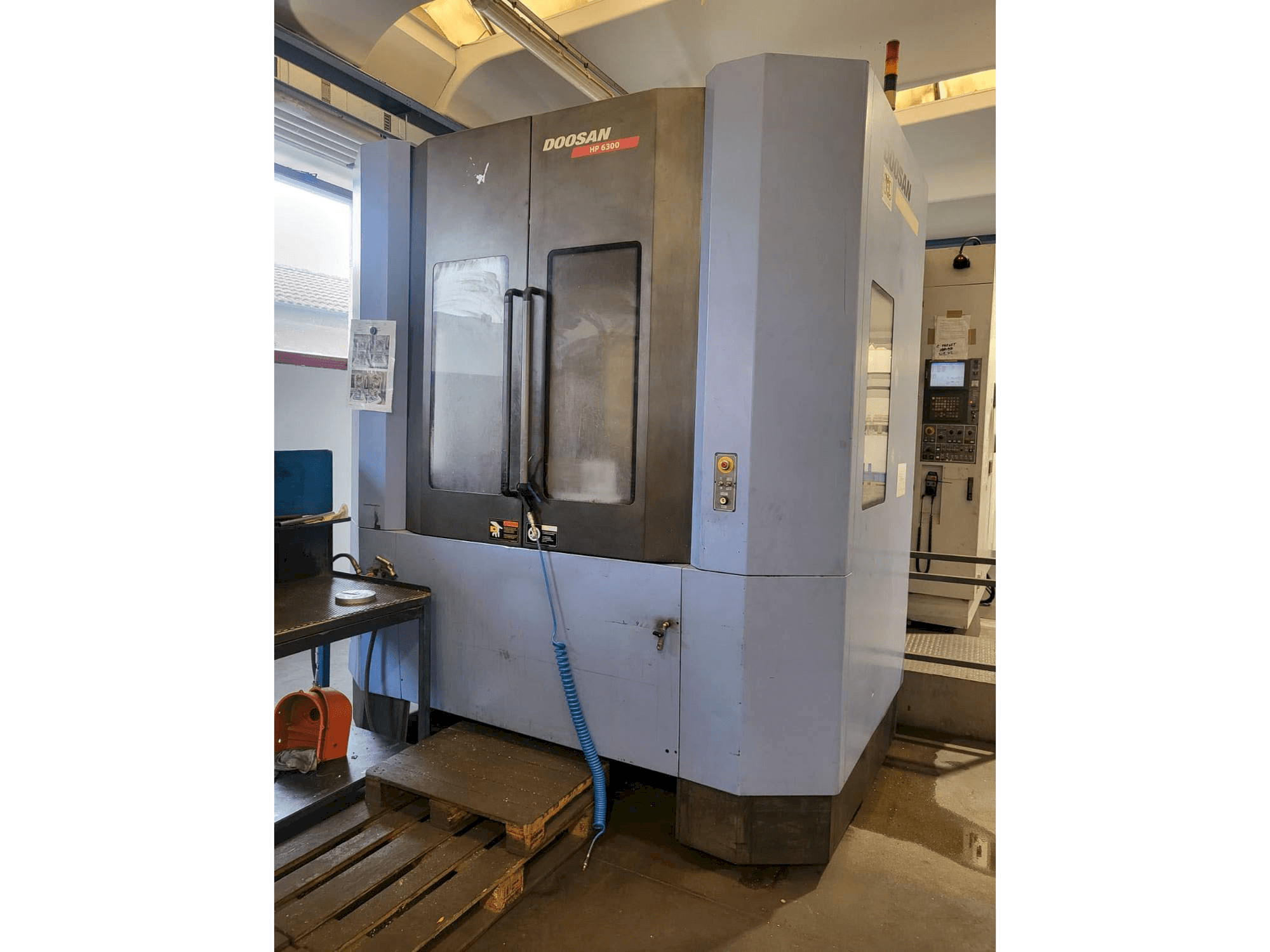 Front view of Doosan HP 6300 machine