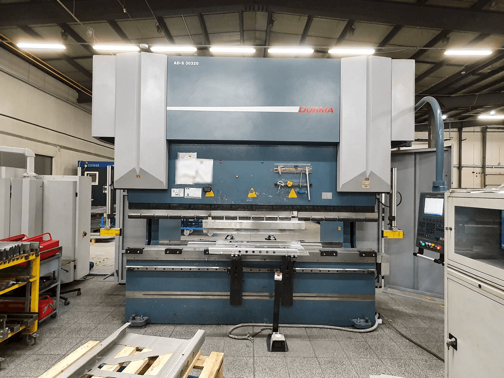 Front view of Durma AD-S 30320 machine