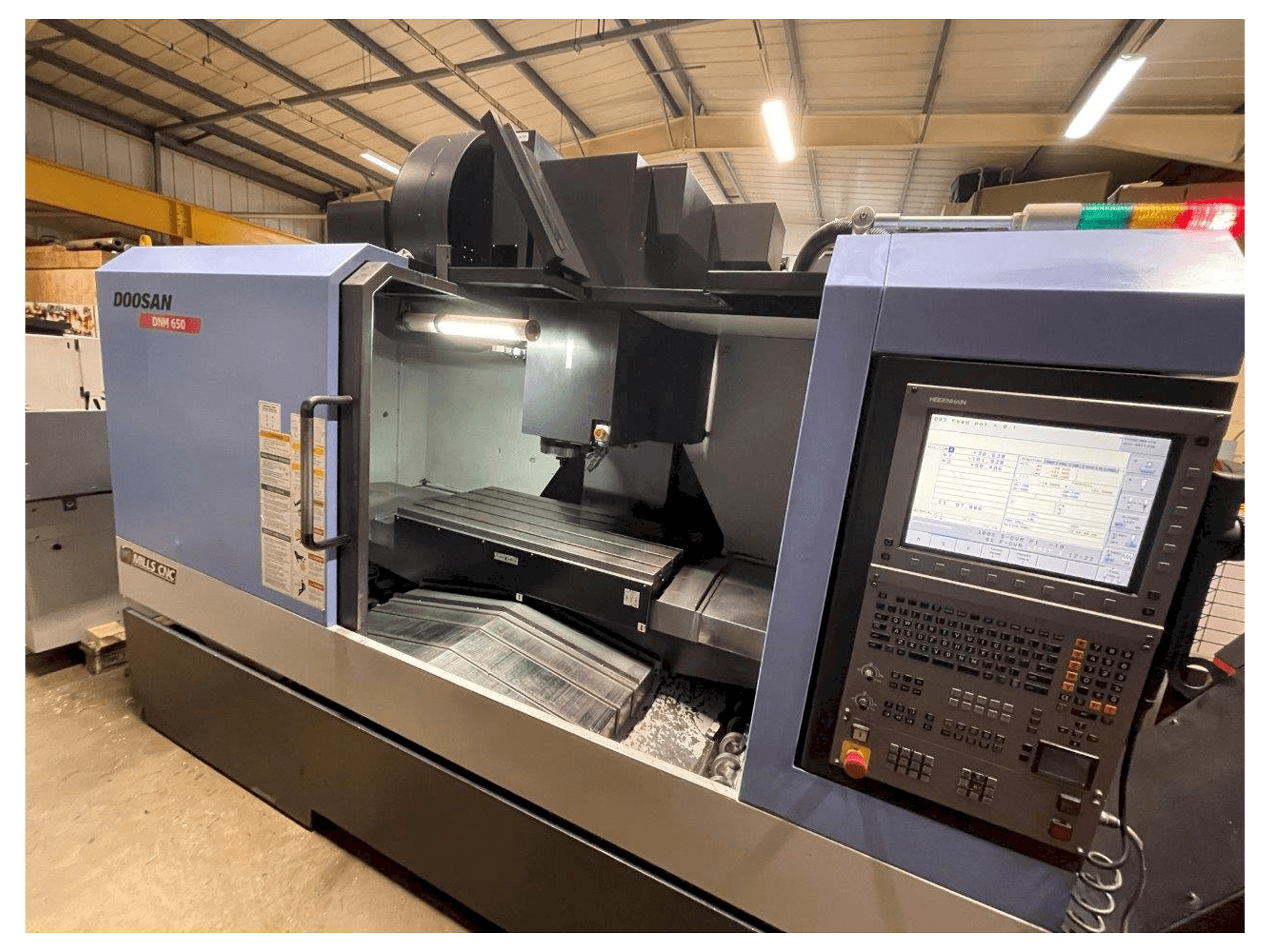 Front view of Doosan DNM650 machine