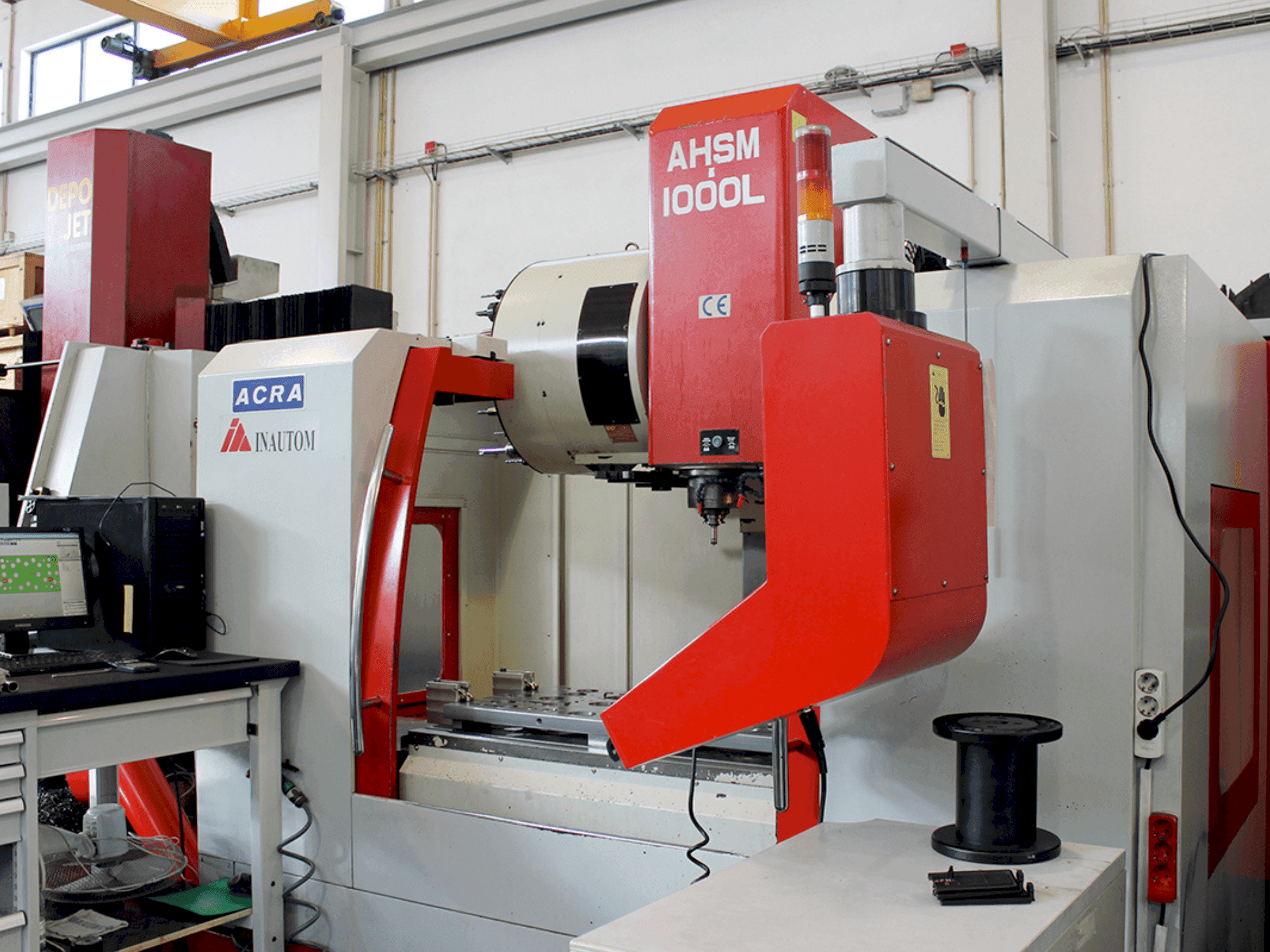 Front view of ACRA AHSM 1000 L machine