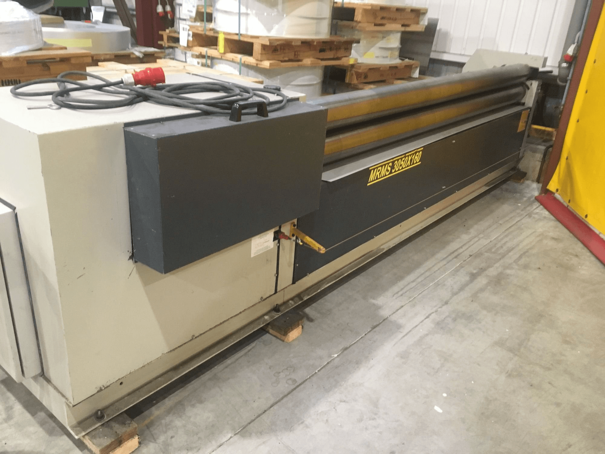 Front view of Sahinler MRM-S 3050X160 machine