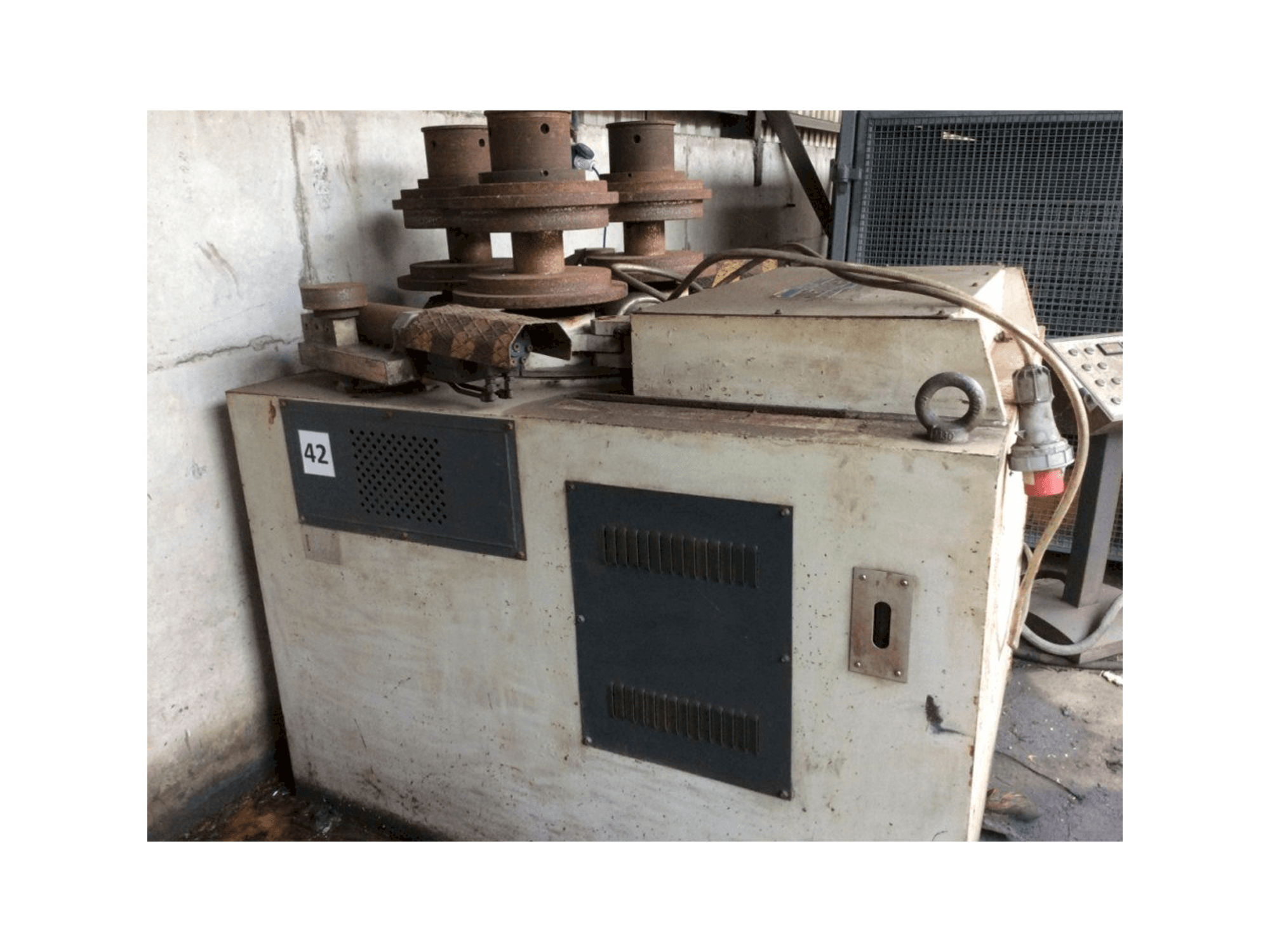 Front view of Sahinler HPK-120 machine