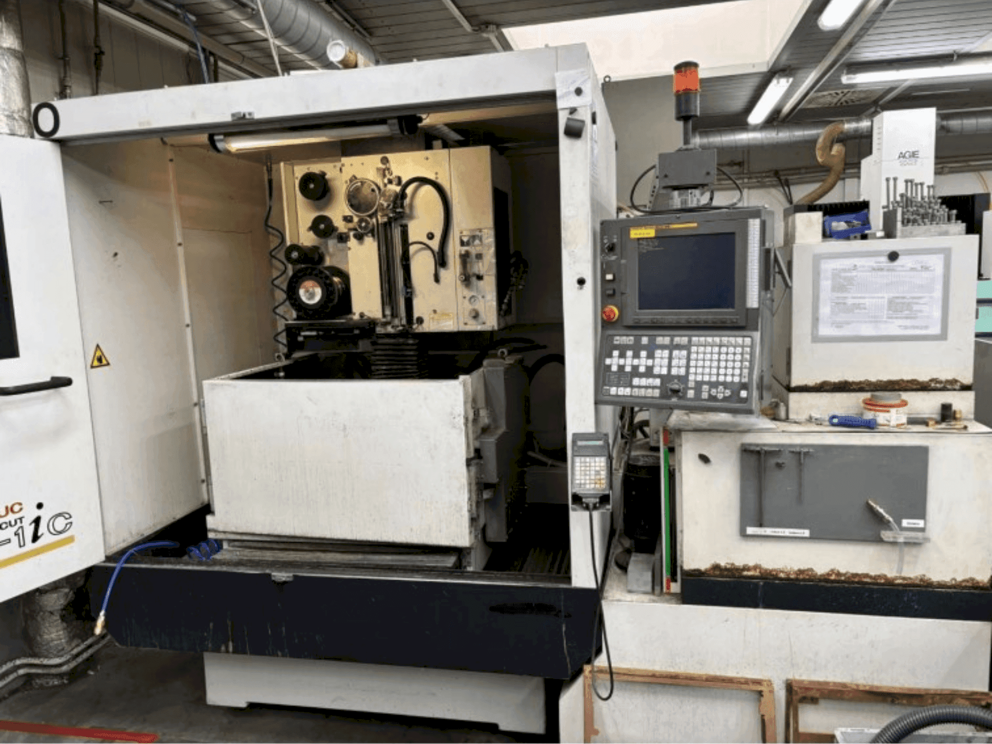 Front view of FANUC ROBOCUT alpha-1iC machine