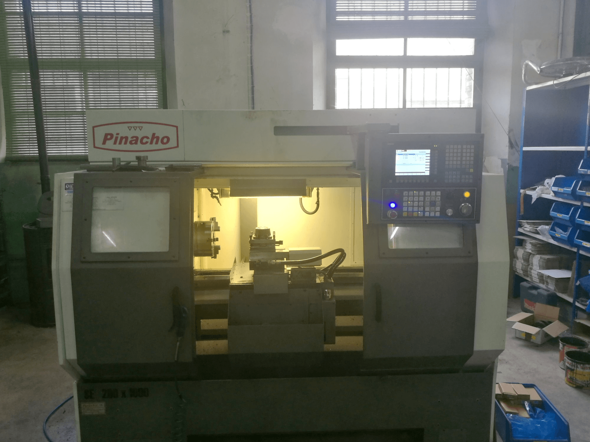 Front view of Pinacho SE-200 Machine