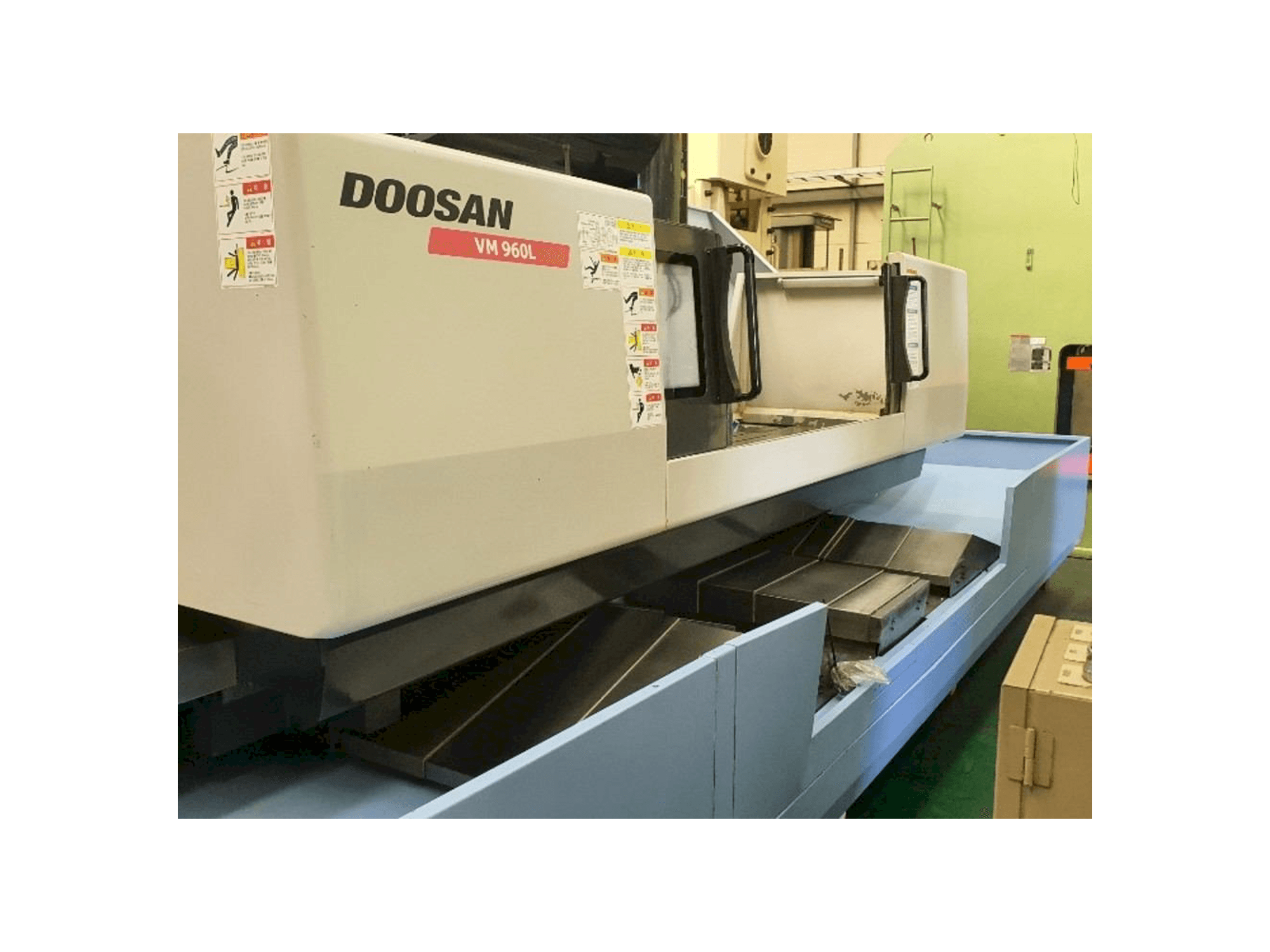 Front view of Doosan VM 960L machine