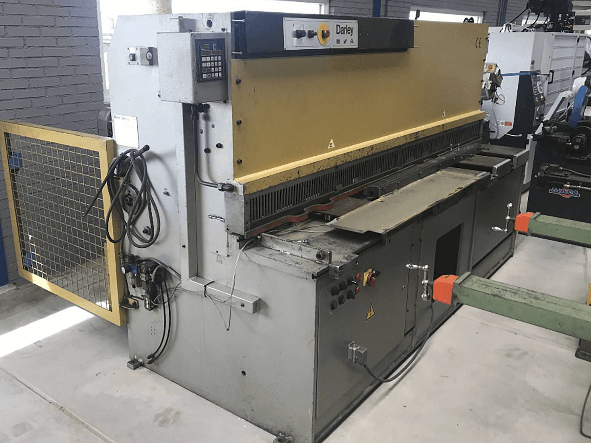 Front view of Darley S 2500 x 4 Machine