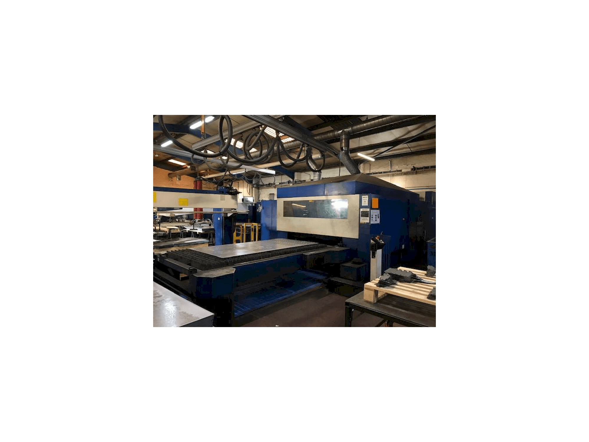 Front view of Trumpf Traumatic L 3050 machine