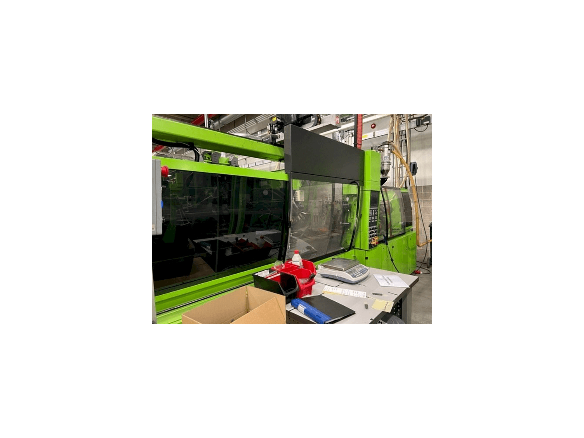 Front view of Engel ES 650H200W / 125 HL-2F machine