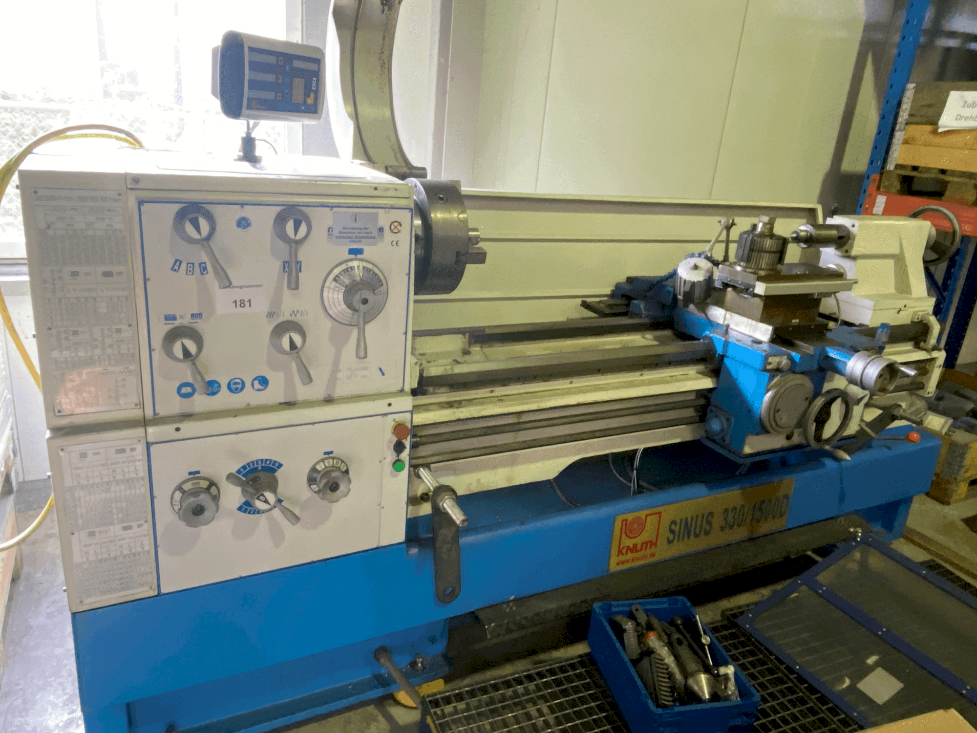 Front view of KNUTH SINUS 330/1500 D machine