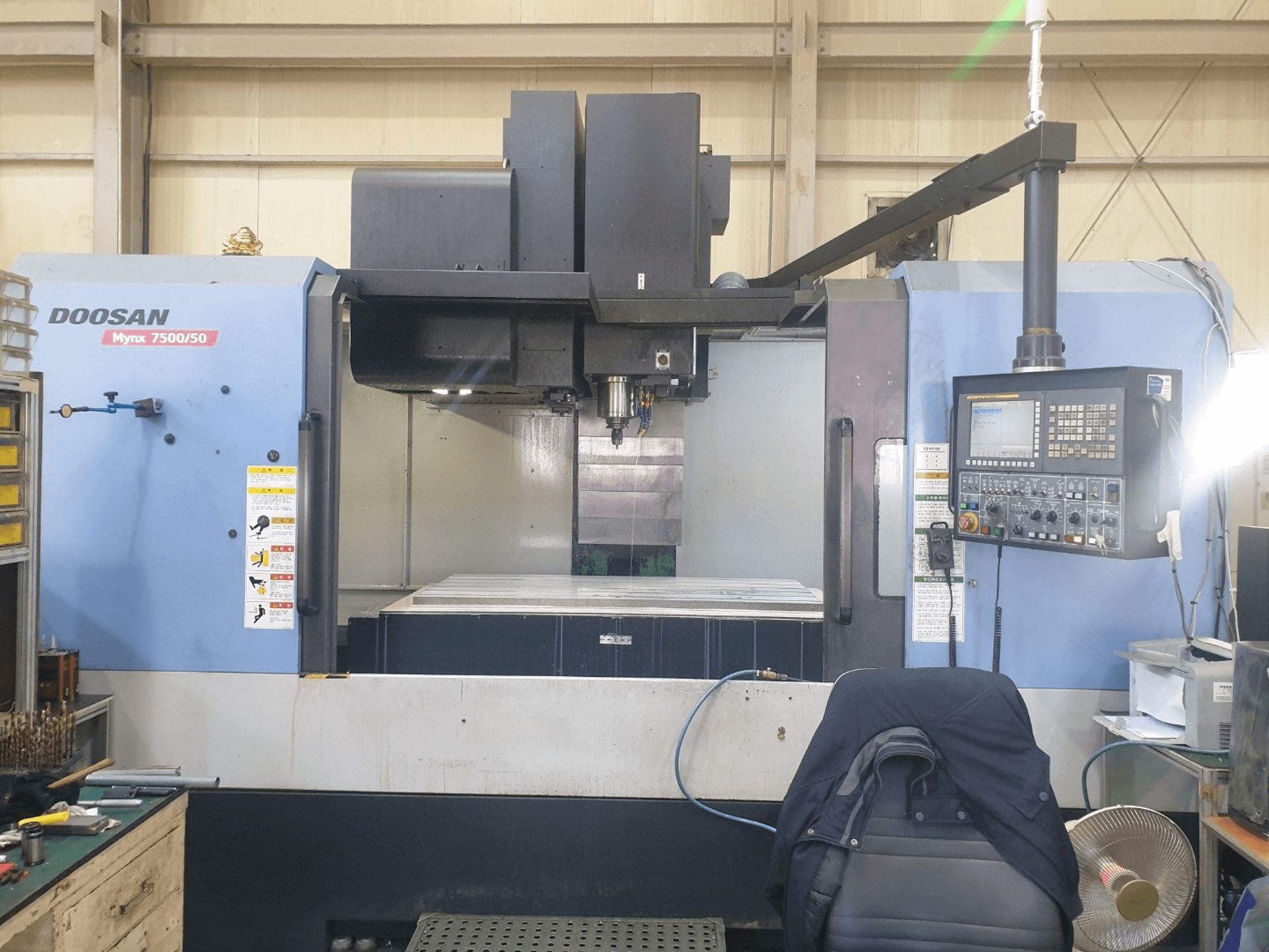 Front view of Doosan MYNX 7500/50 machine