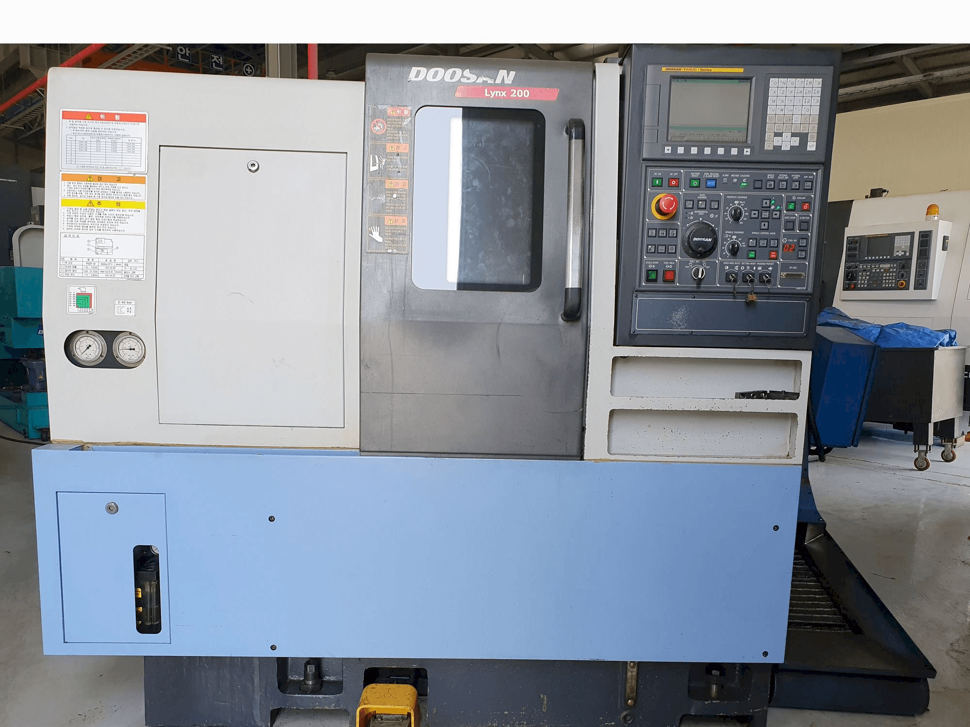 Front view of Doosan LYNX 200 A machine