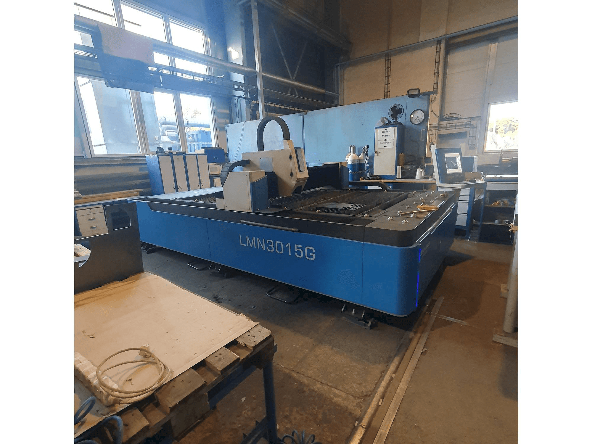 Front view of Leiming LMN3015G machine