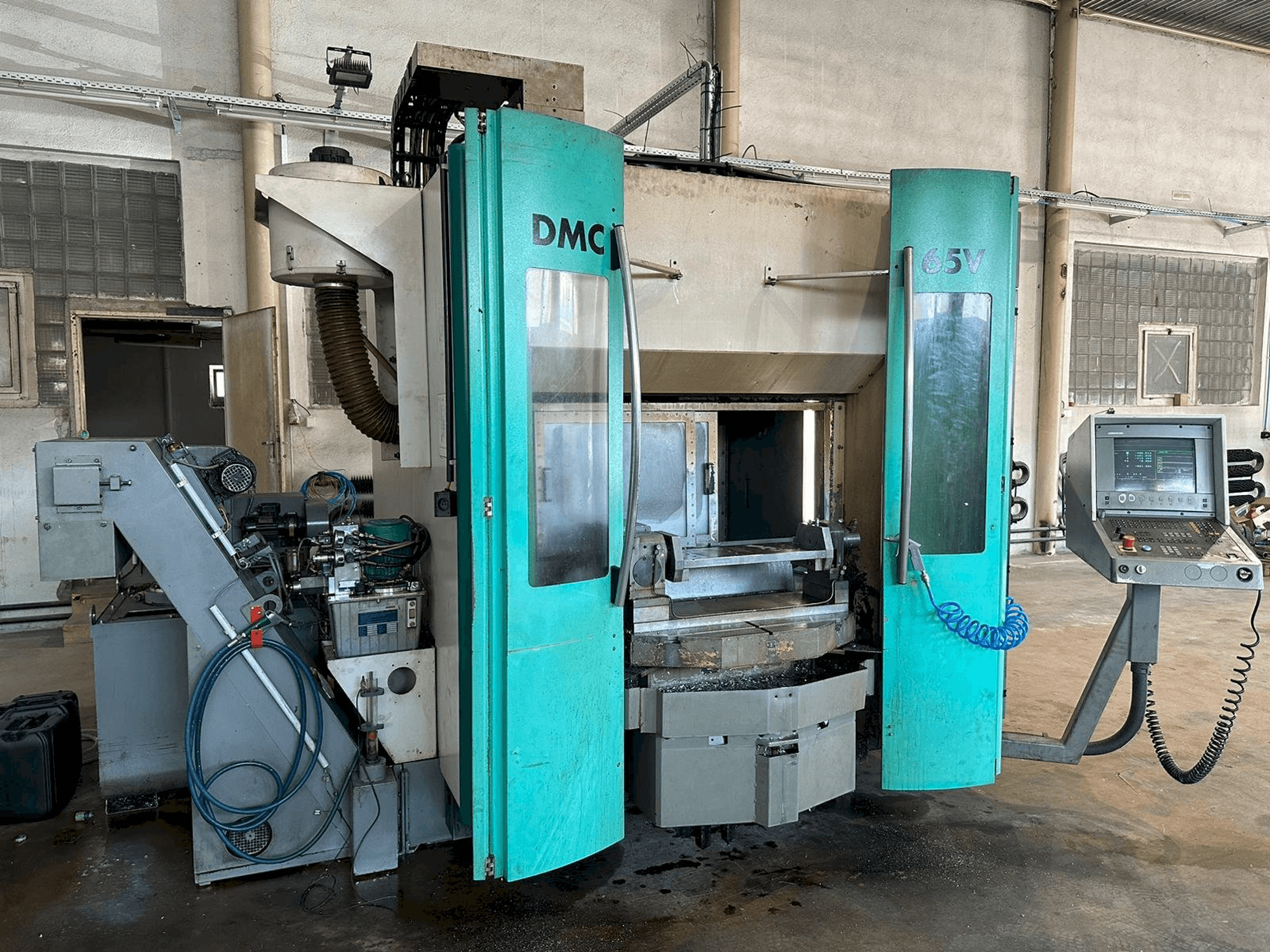 Front view of DECKEL MAHO DMC 65V machine
