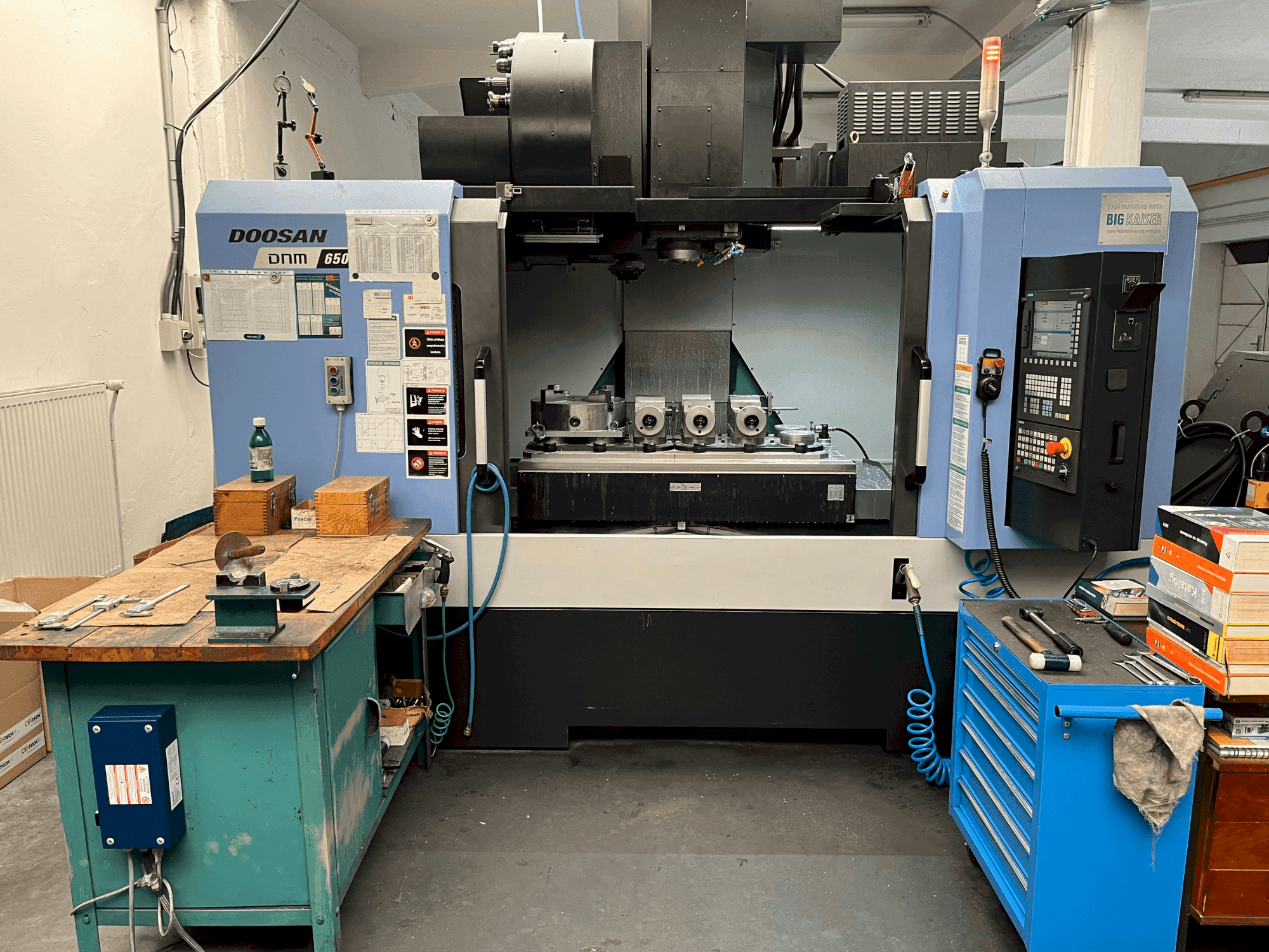 Front view of DOOSAN DNM 650 II machine