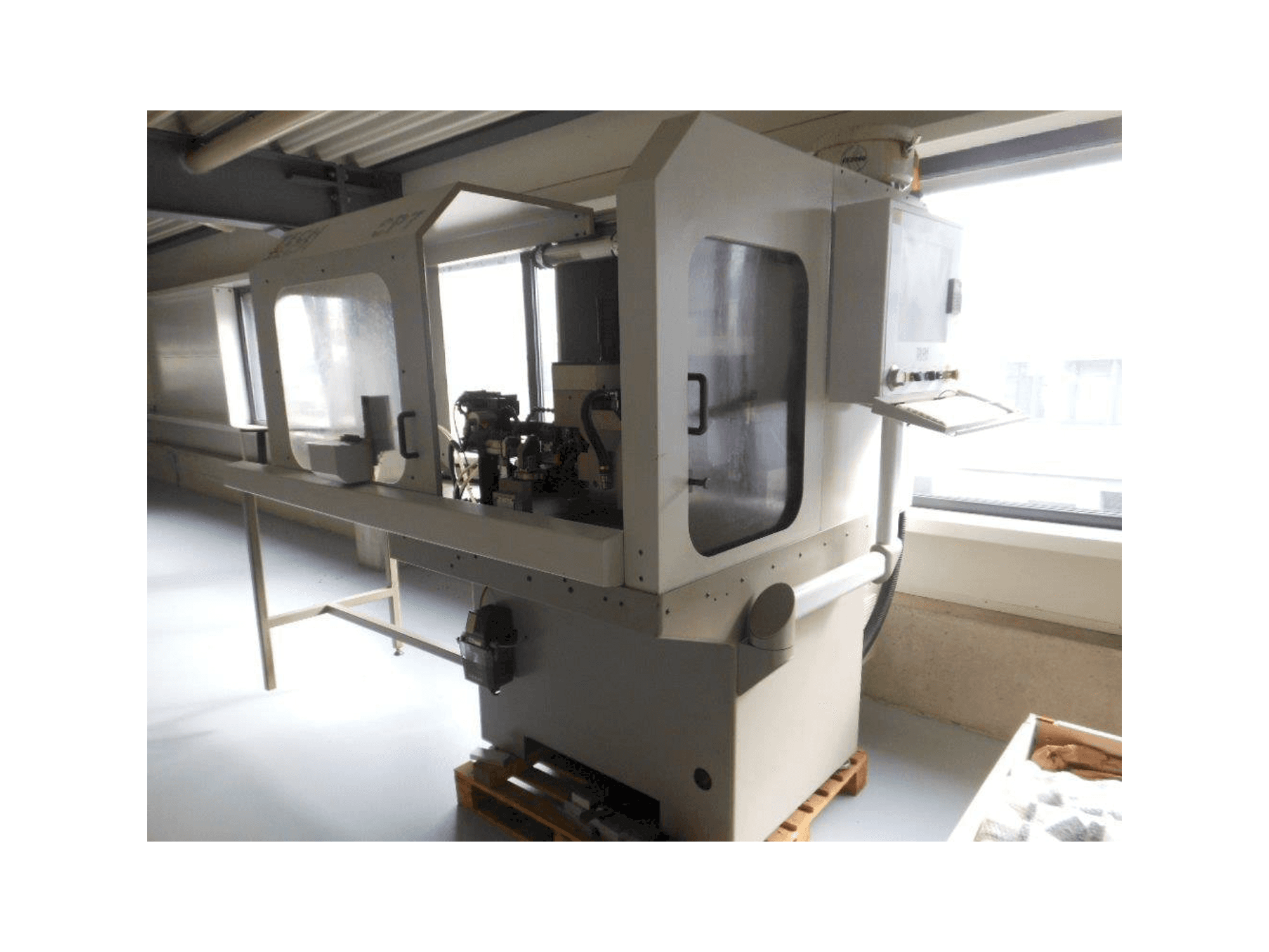 Front view of STARTECH SP7 machine