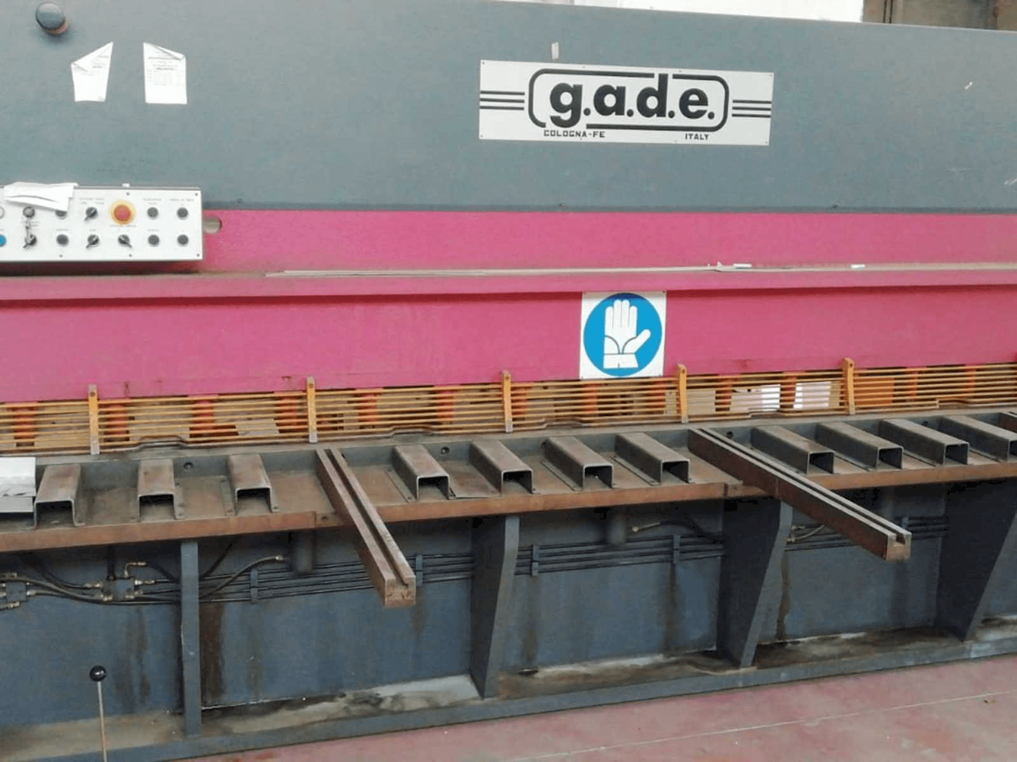 Front view of Gade CO - 40 / 4 machine