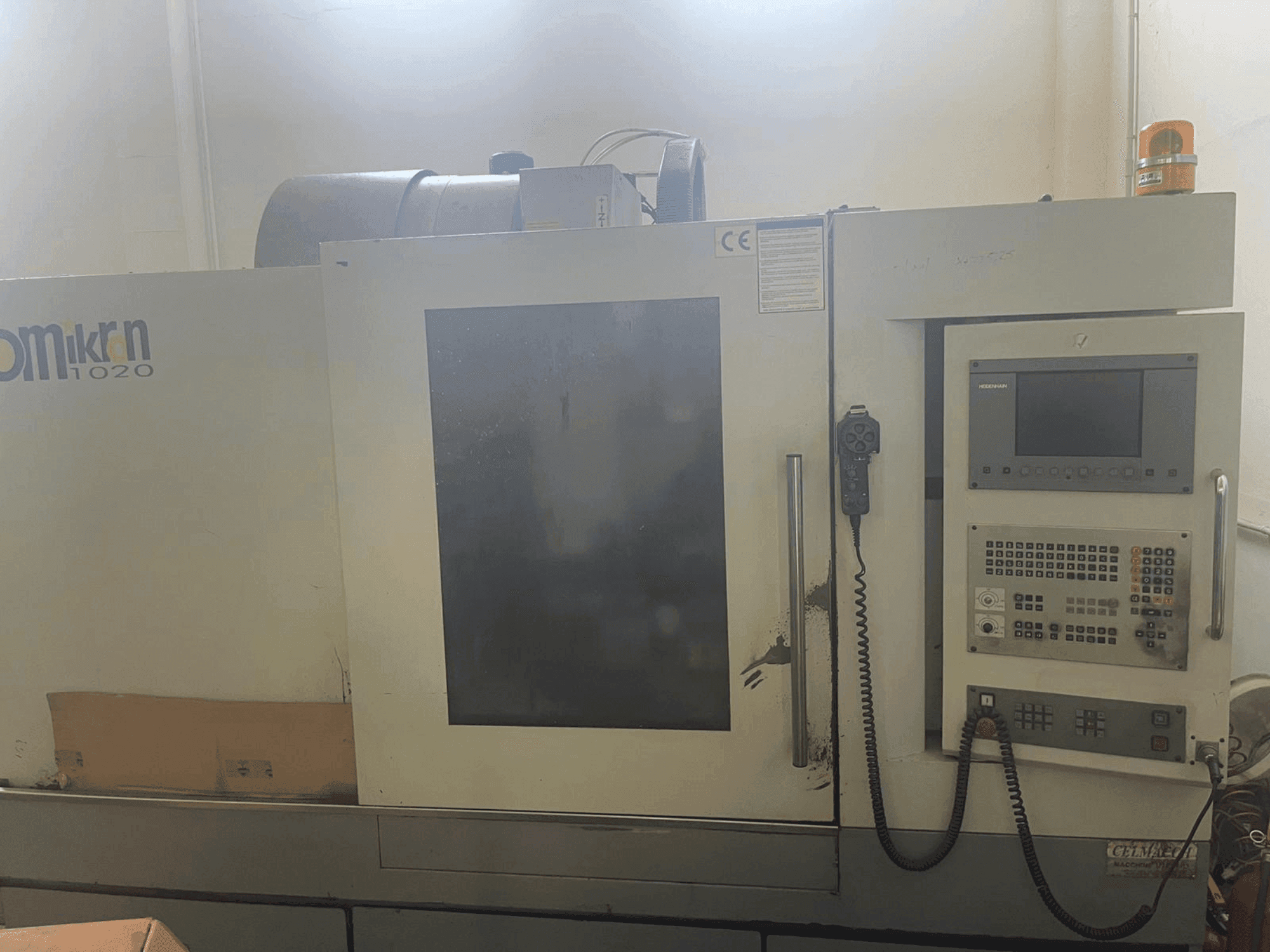 Front view of HARTFORD Omikron VMC-1020 A machine