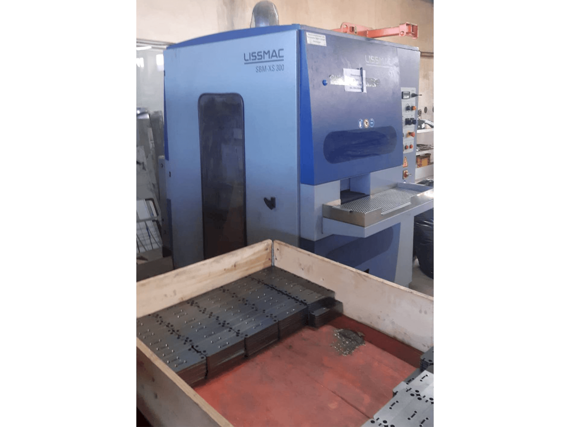 Front view of LISSMAC SBM-XS 300 machine