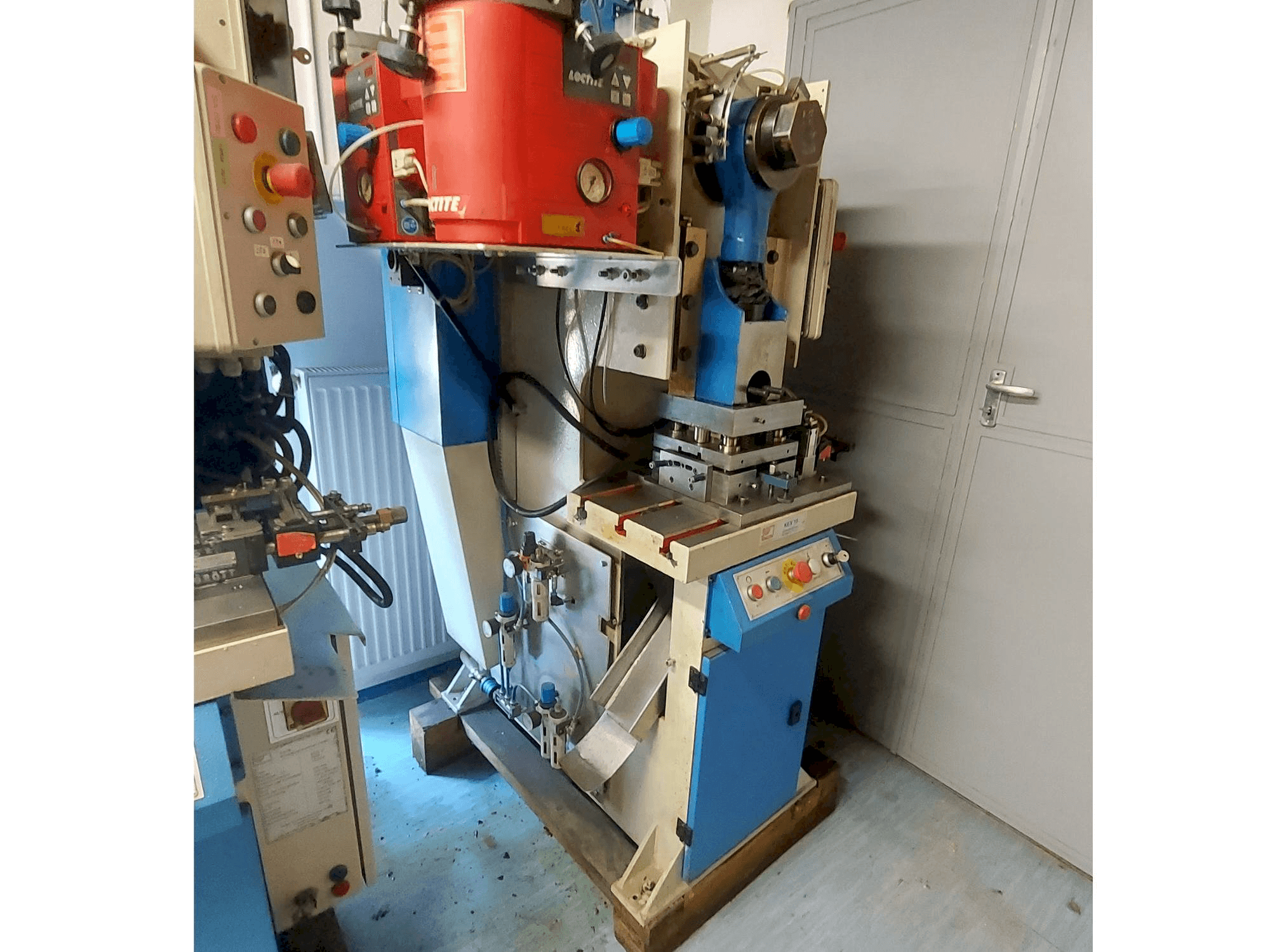 Front view of KNUTH KEX 15 machine
