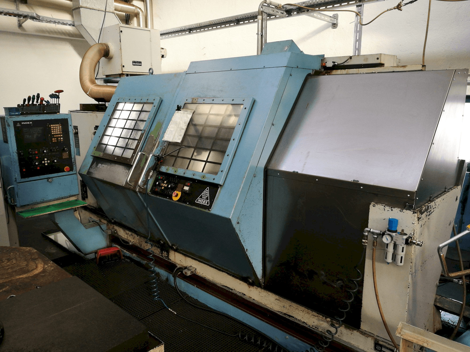 Front view of Index GU 1500 machine