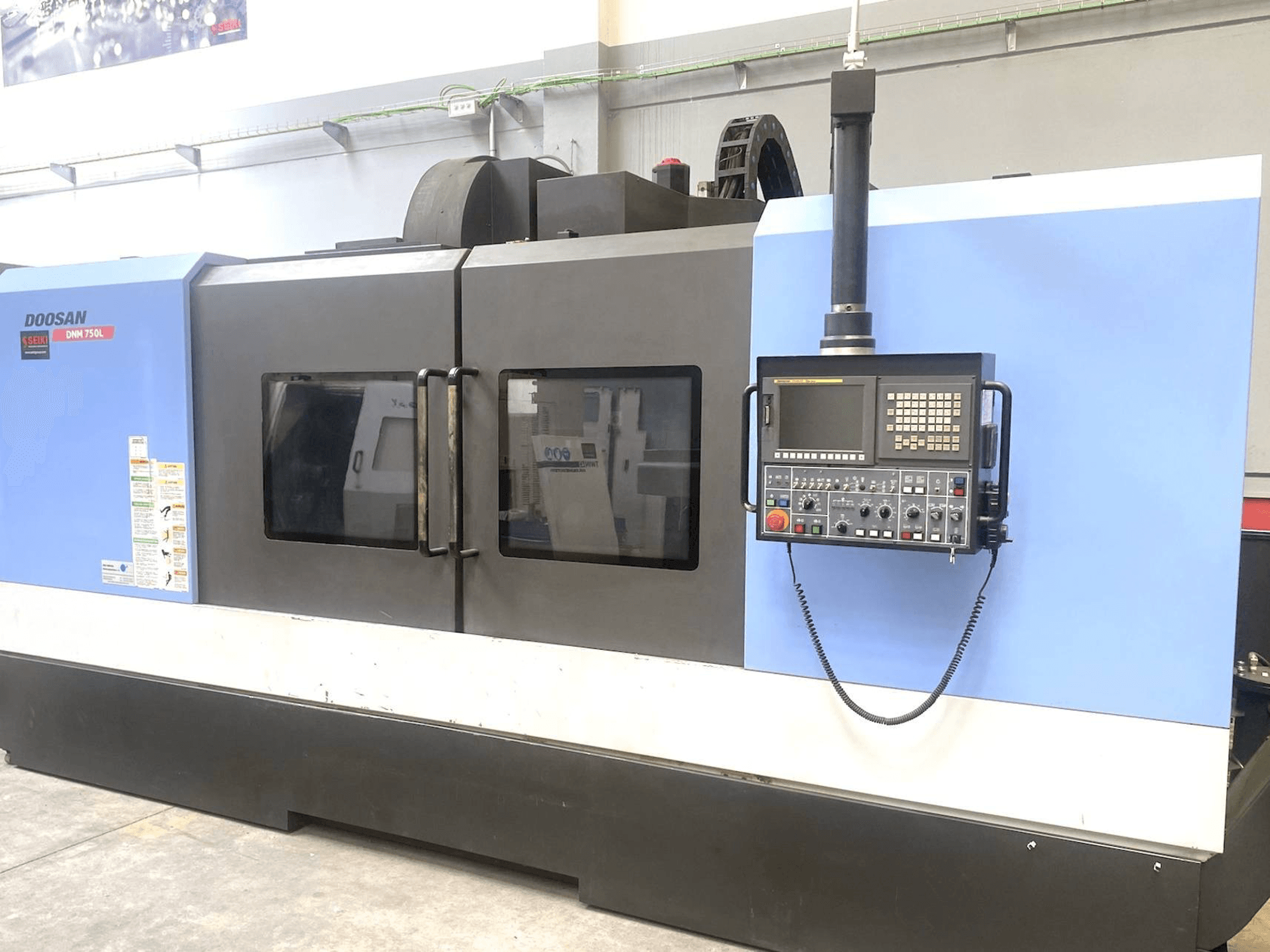 Front view of Doosan DNM 750L machine