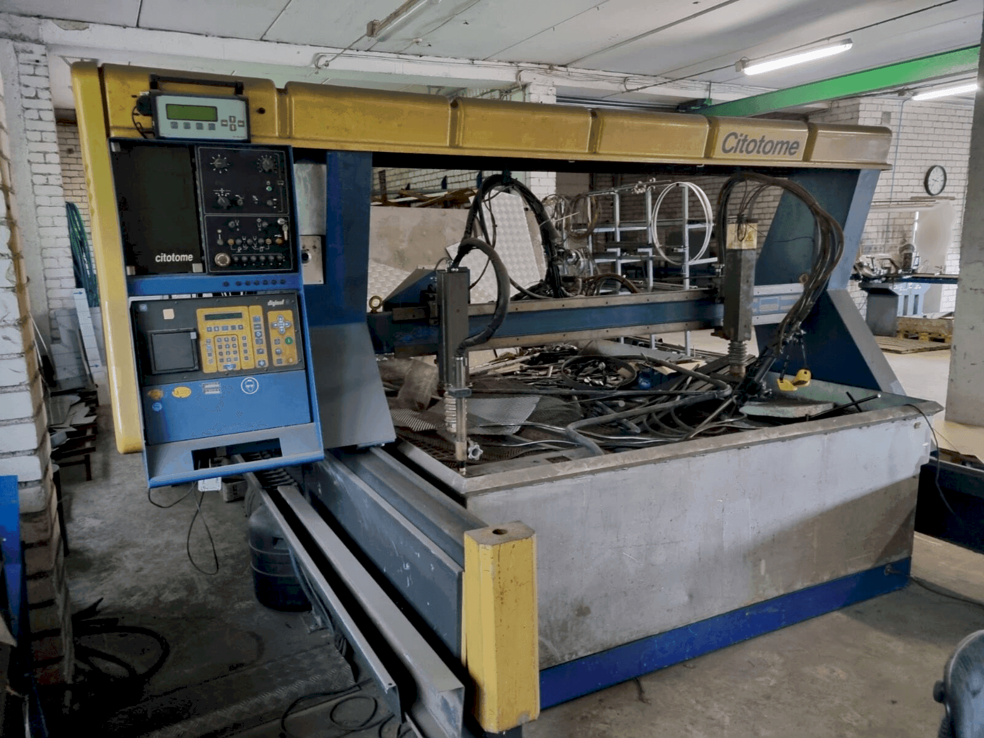 Front view of Citizen CPM 100R machine