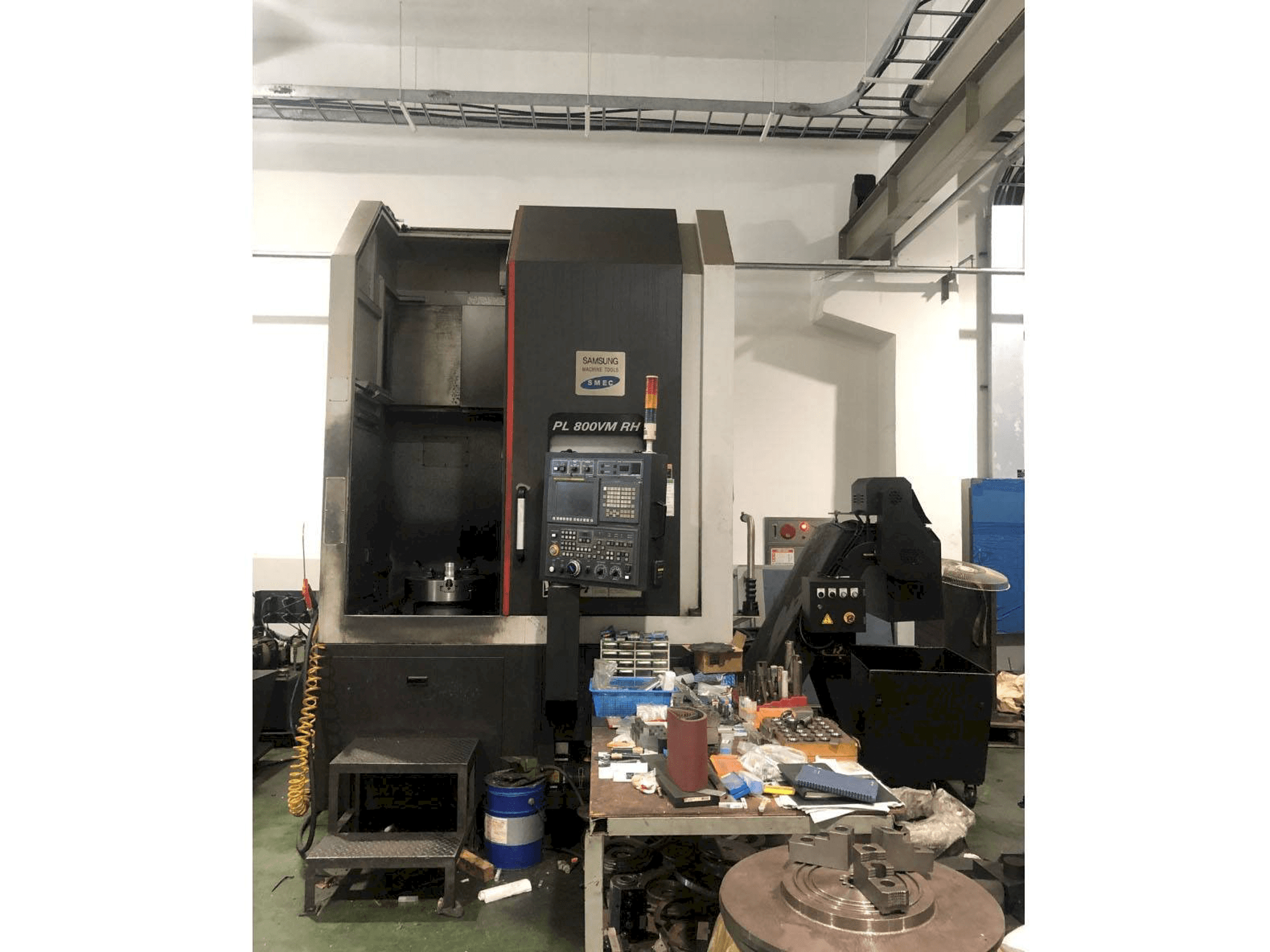 Front view of SMEC PL 800VM RH machine